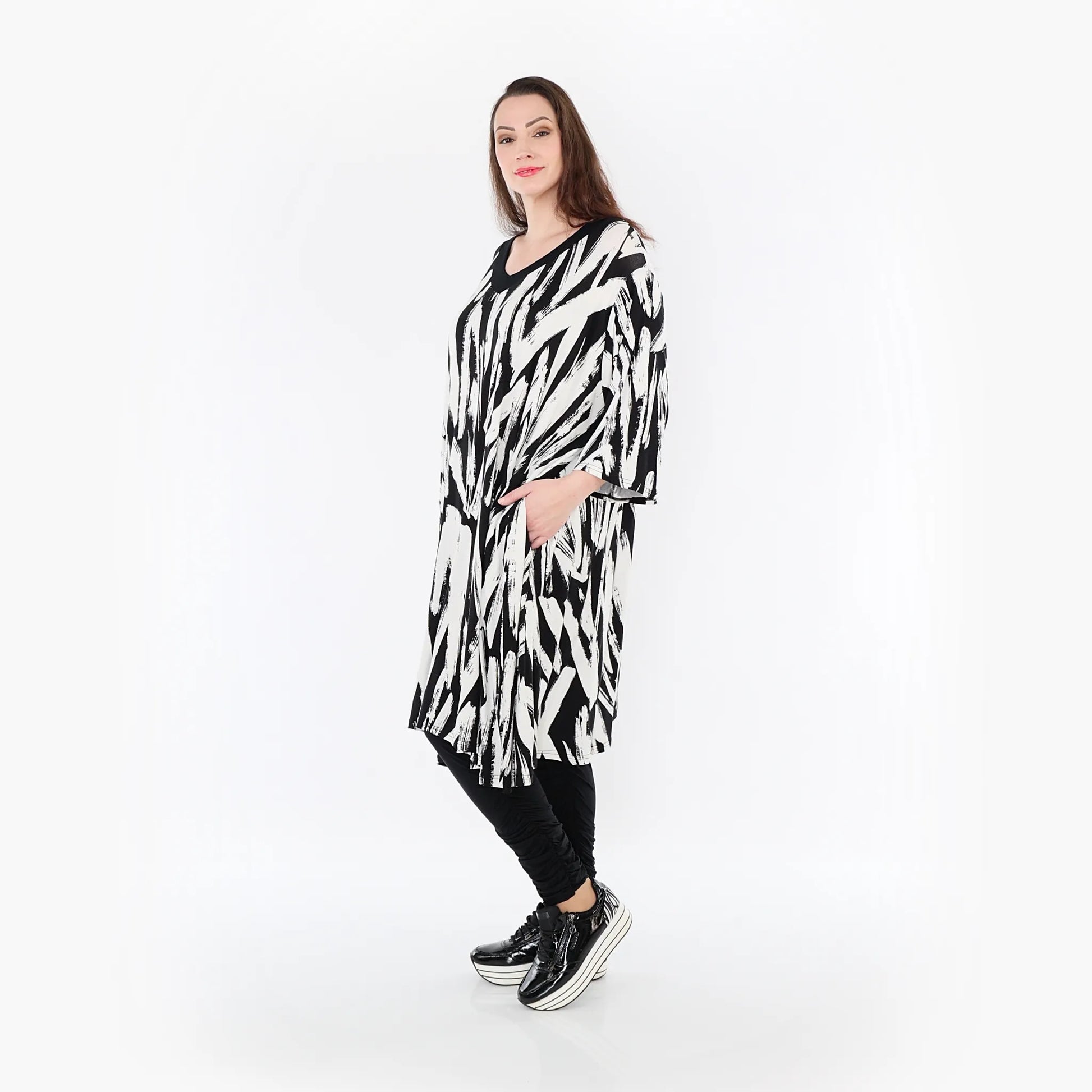 A-Form Kleid von AKH Fashion aus Viskose, 1439.07022, Weiß/Schwarz, Schick, Modern, Bequem