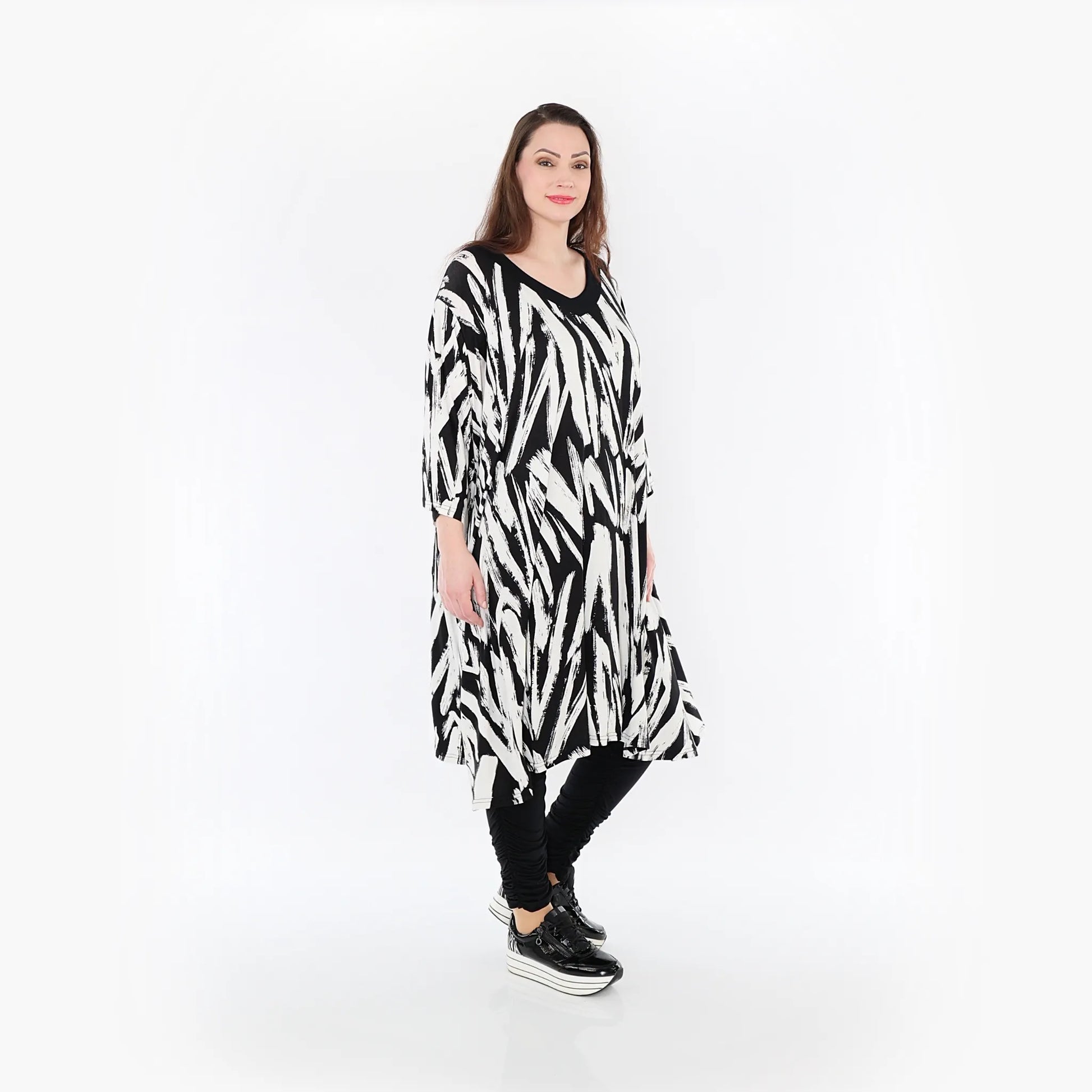A-Form Kleid von AKH Fashion aus Viskose, 1439.07022, Weiß/Schwarz, Schick, Modern, Bequem