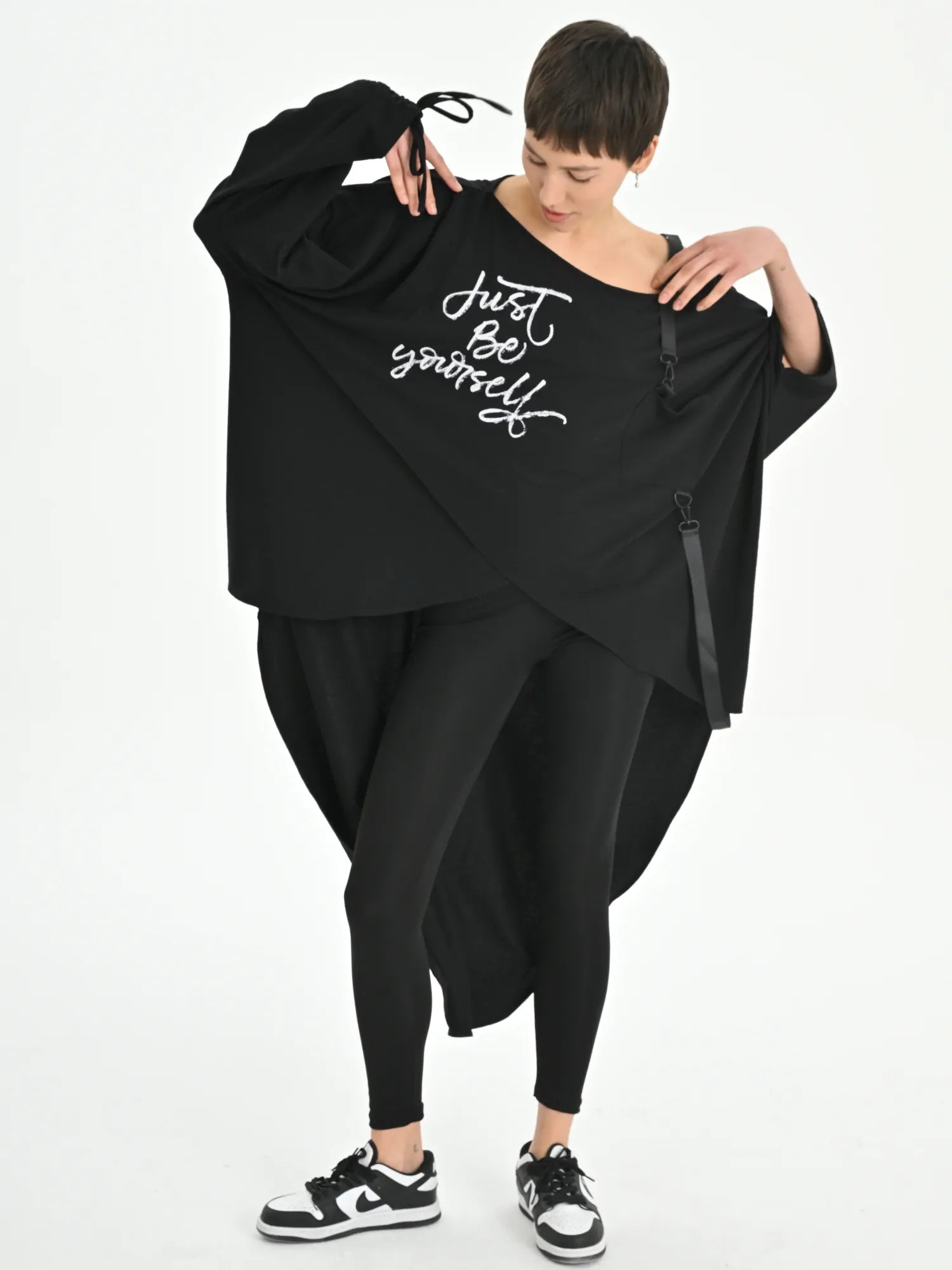 Just Angels Bluse in Vokuhila-Form, aus Baumwolle, 1002, Schwarz, Schick, Modern, Bequem