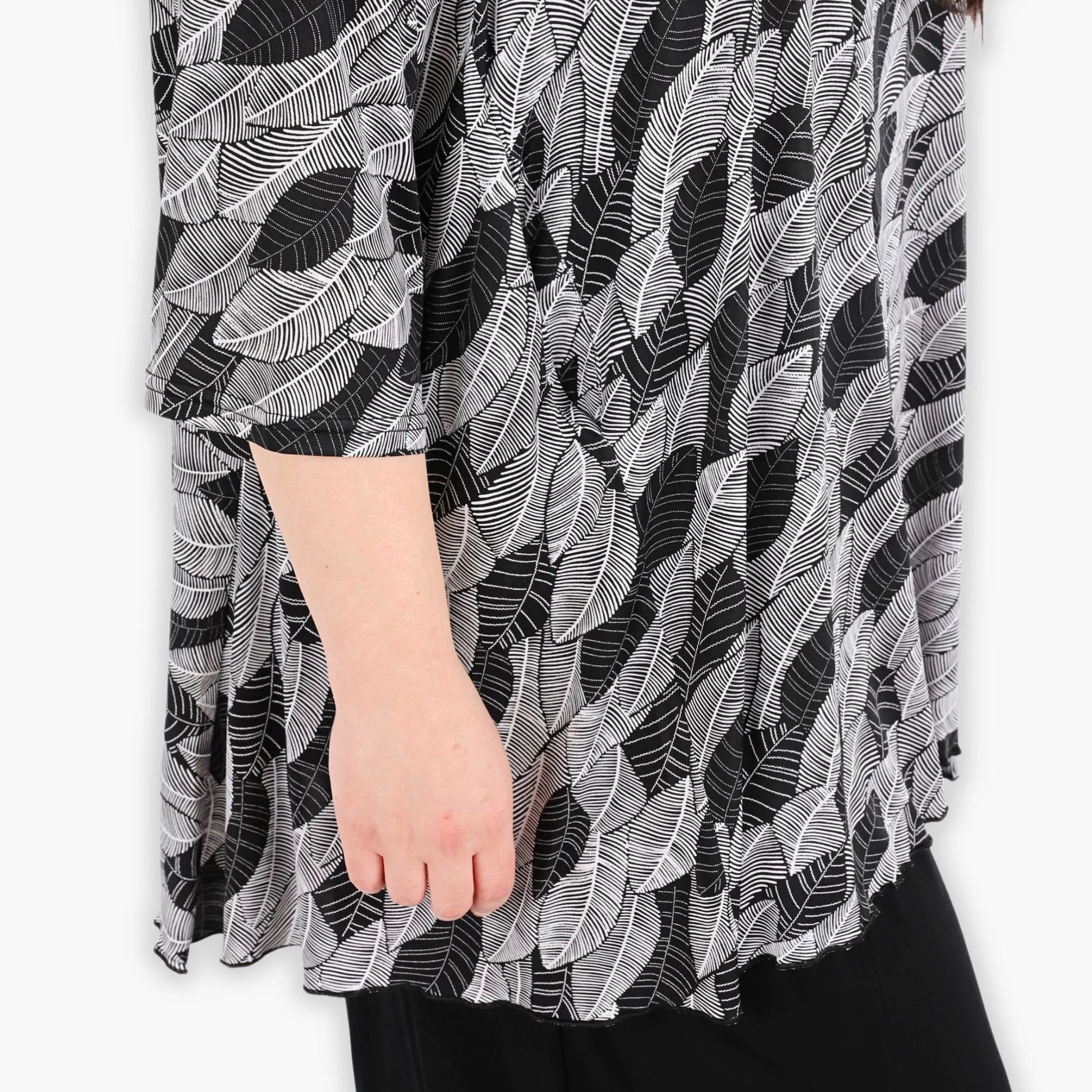 A-Form Bigshirt von AKH Fashion aus Viskose, 1287.00593, Schwarz-Weiß, Blumen, Schick