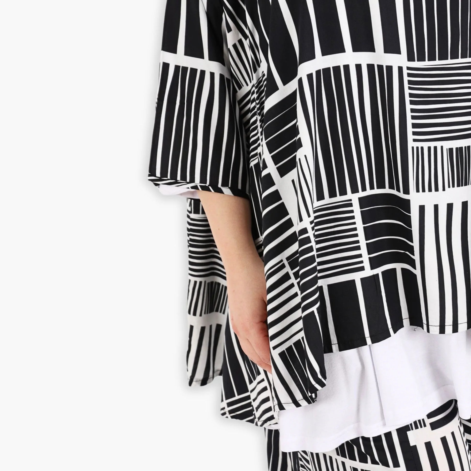 A-Form Bigshirt von AKH Fashion aus Viskose, 1298.00593, Schwarz-Weiß, Schick, Modern, Bequem