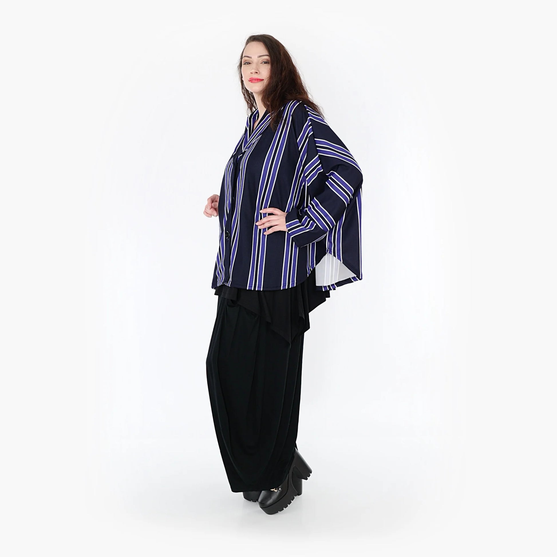 AKH Fashion Jacke in gerundeter Form, aus Materialmix, 1331.00140, Blau-Marine-Weiß
