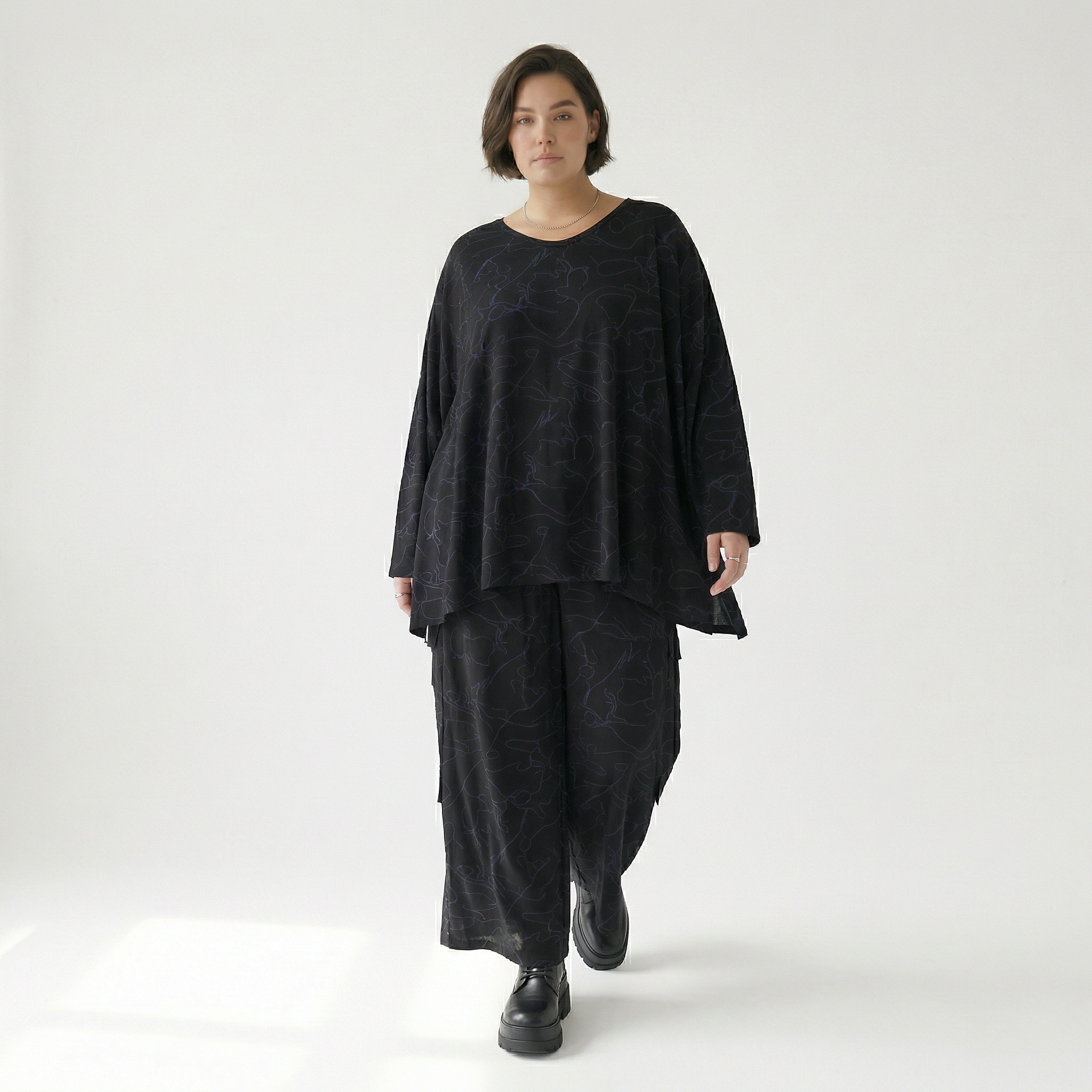  A-Form Bigshirt von AKH Fashion aus Viskose, 1545.00593, Schwarz/Blau, Kringel, Ausgefallen