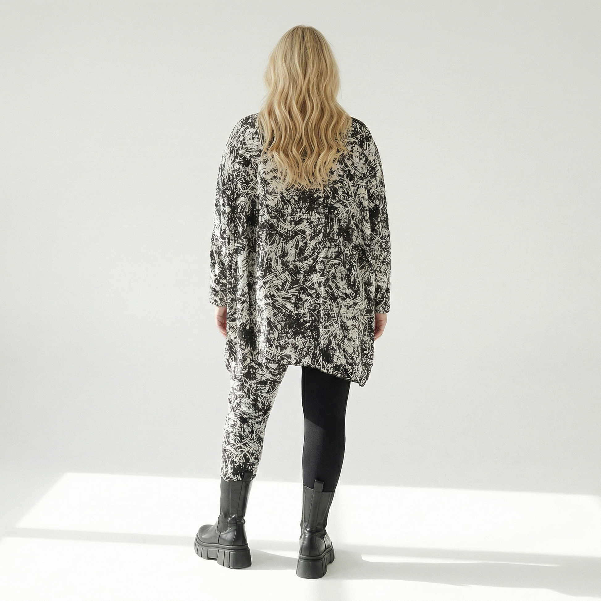  A-Form Bigshirt von AKH Fashion aus Viskose, 1559.00593, Schwarz/Weiß, Abstrakt, Ausgefallen