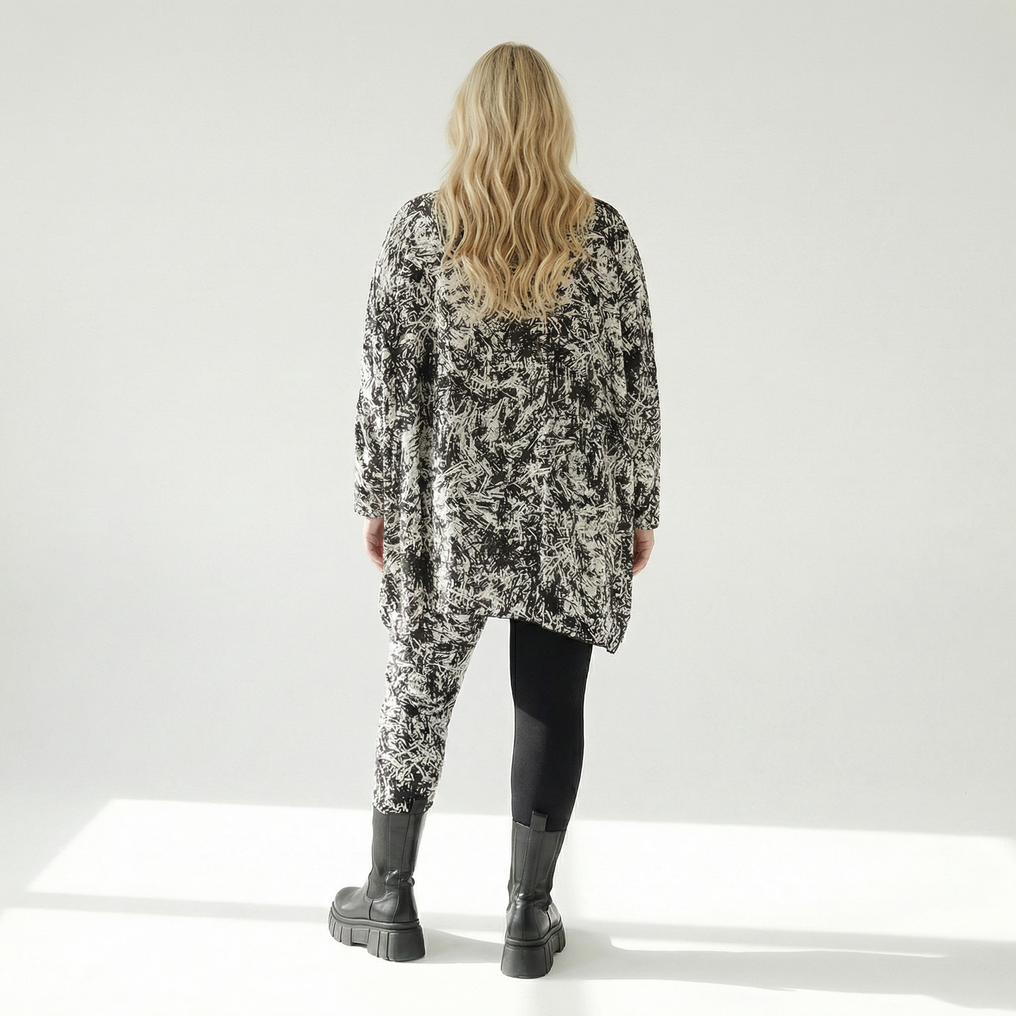  A-Form Bigshirt von AKH Fashion aus Viskose, 1559.00593, Schwarz/Weiß, Abstrakt, Ausgefallen