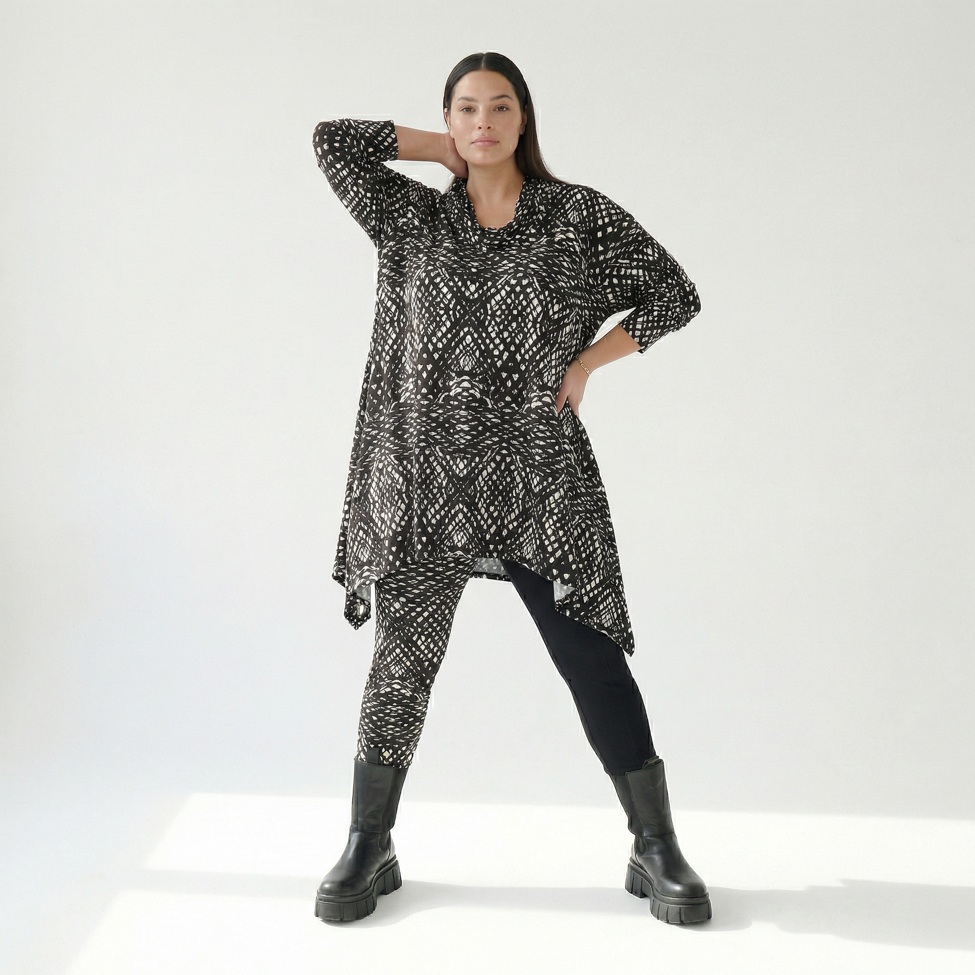  A-Form Bigshirt von AKH Fashion aus Viskose, 1560.03371, Schwarz/Weiß, Abstrakt, Ausgefallen