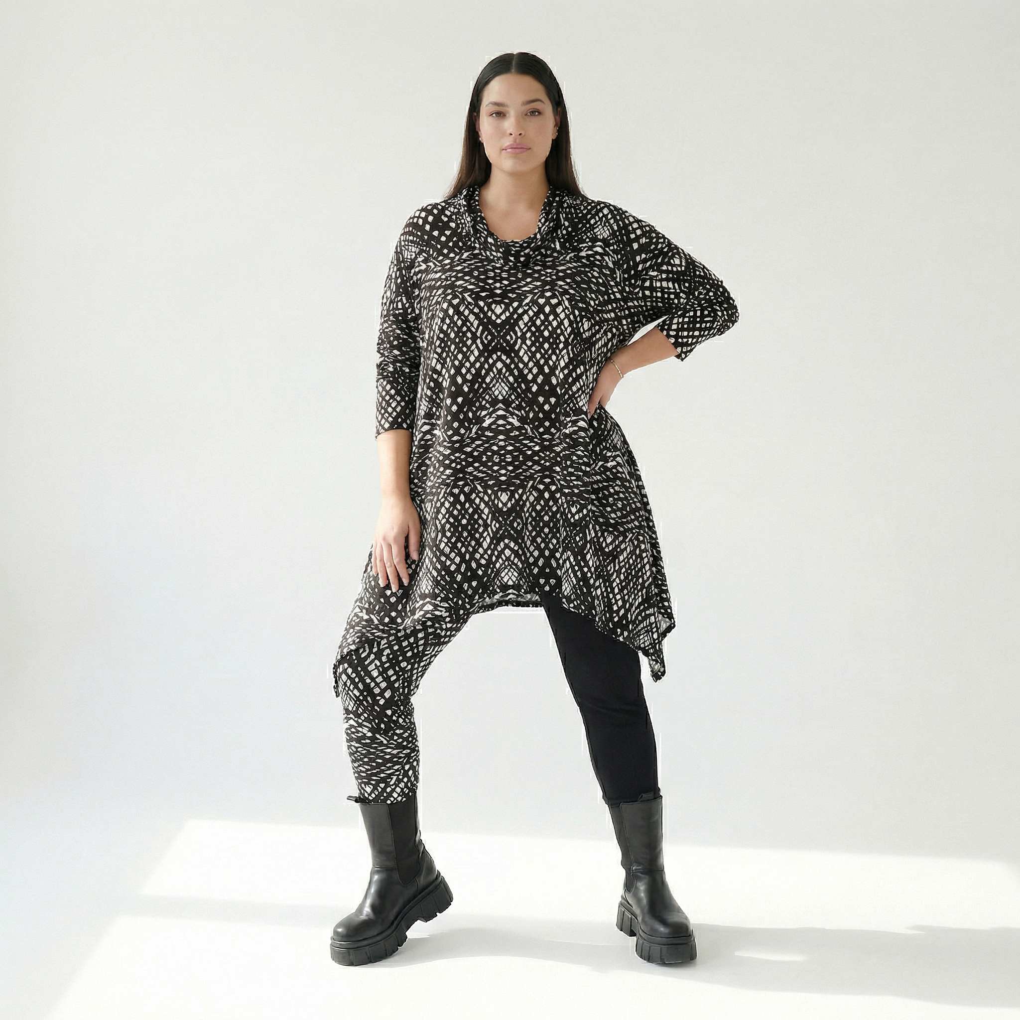  A-Form Bigshirt von AKH Fashion aus Viskose, 1560.03371, Schwarz/Weiß, Abstrakt, Ausgefallen