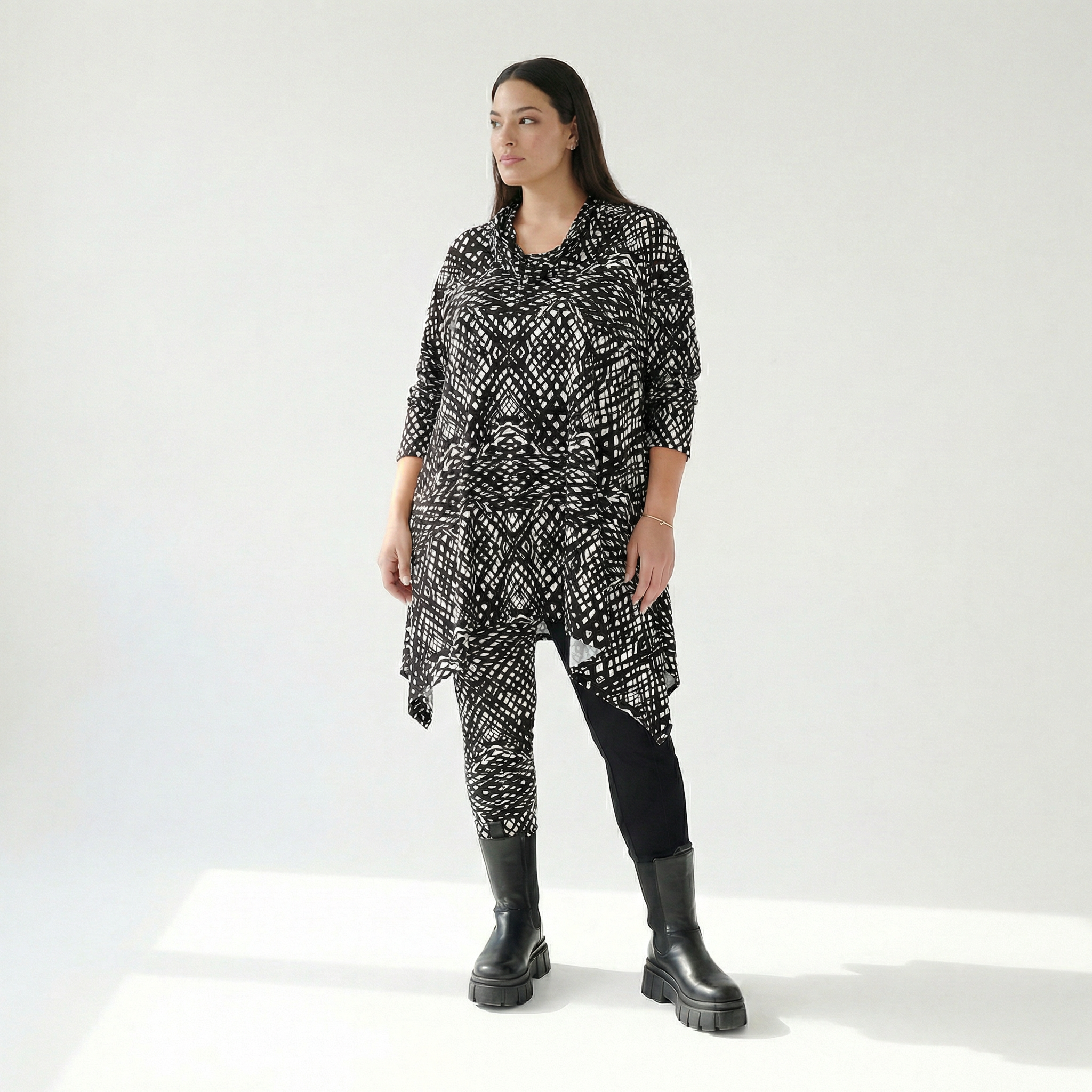  A-Form Bigshirt von AKH Fashion aus Viskose, 1560.03371, Schwarz/Weiß, Abstrakt, Ausgefallen