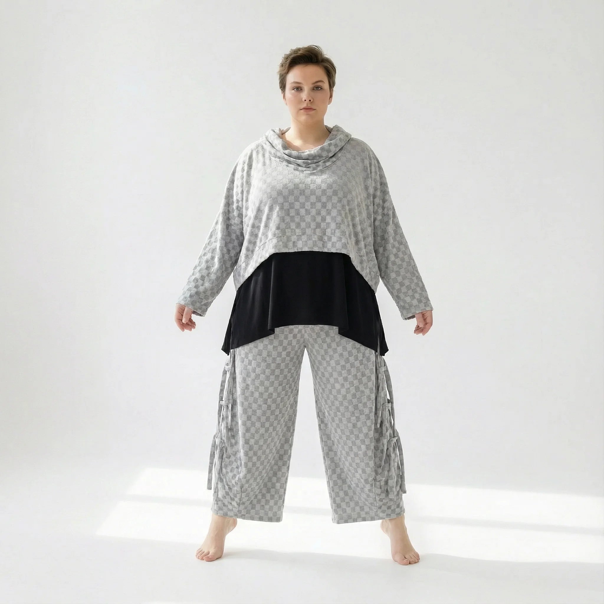  AKH Fashion Überwurf in kastiger Form, aus Viskose, 1540.7011R, Grau, Kariert, Schick