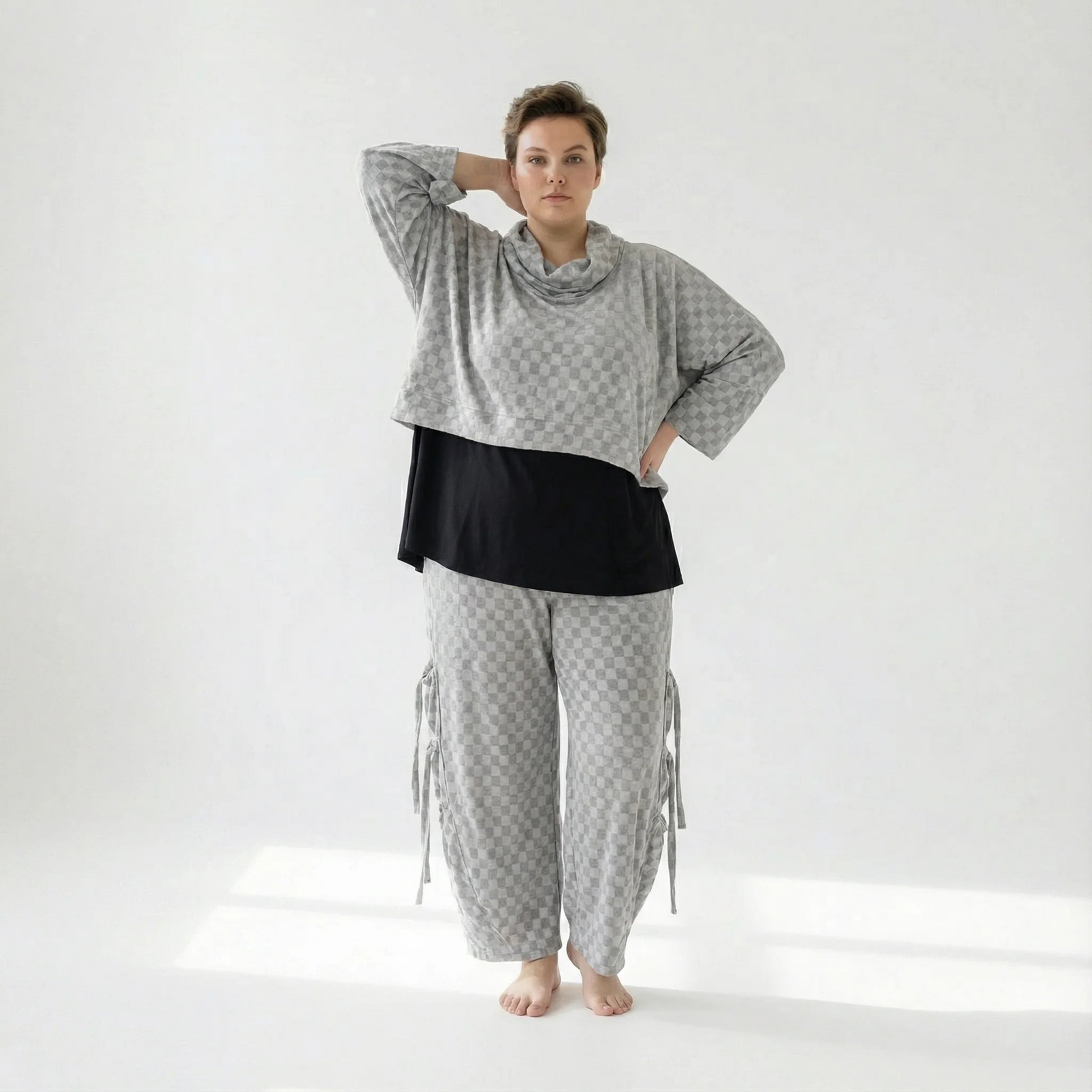  AKH Fashion Überwurf in kastiger Form, aus Viskose, 1540.7011R, Grau, Kariert, Schick