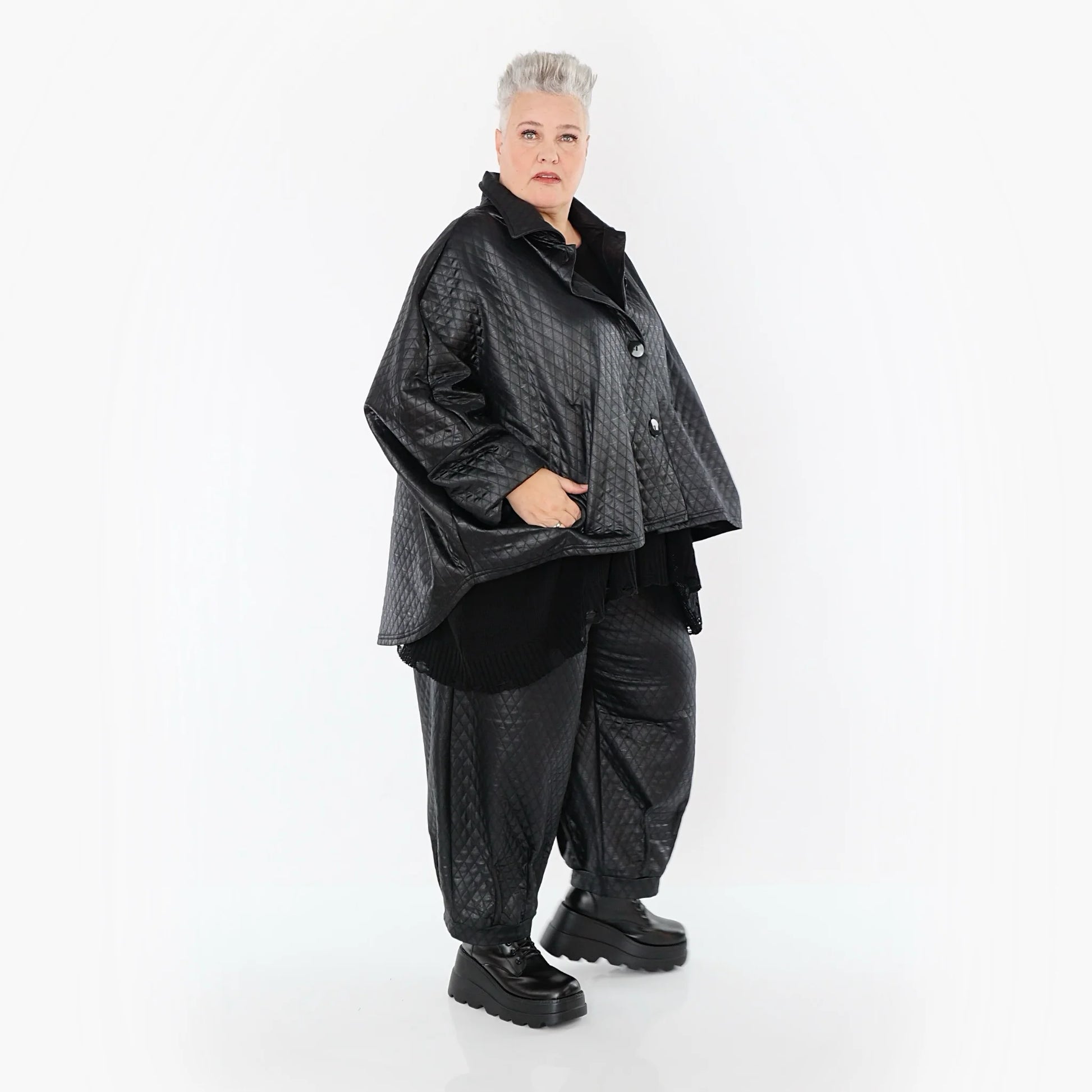  AKH Premium Jacke in gerundeter Form, aus Viskose, P1021.7162, Schwarz, Raute, Schick
