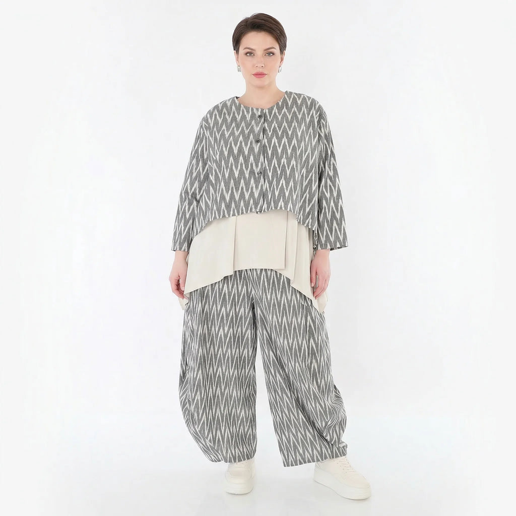 Lagenlook Jacke aus leichter Leinen Baumwolle mit ausgefallenem Zickzack Muster, Grau/Ecru