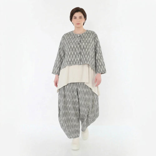 Luftige Ballon Hose im besonderen Lagenlook aus Leinen Baumwolle mit ZickZack Muster, Grau/Ecru