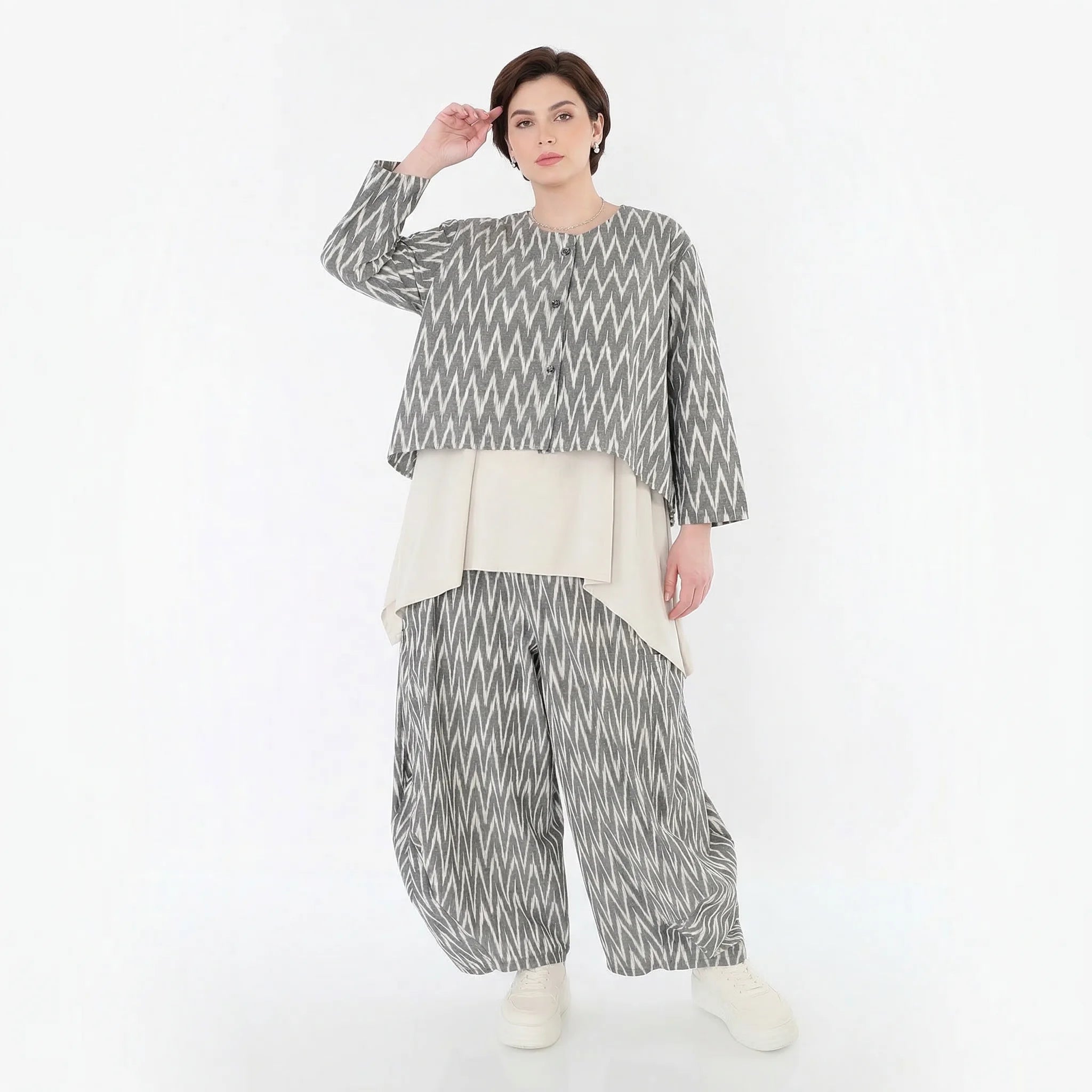 Luftige Ballon Hose im besonderen Lagenlook aus Leinen Baumwolle mit ZickZack Muster, Grau/Ecru