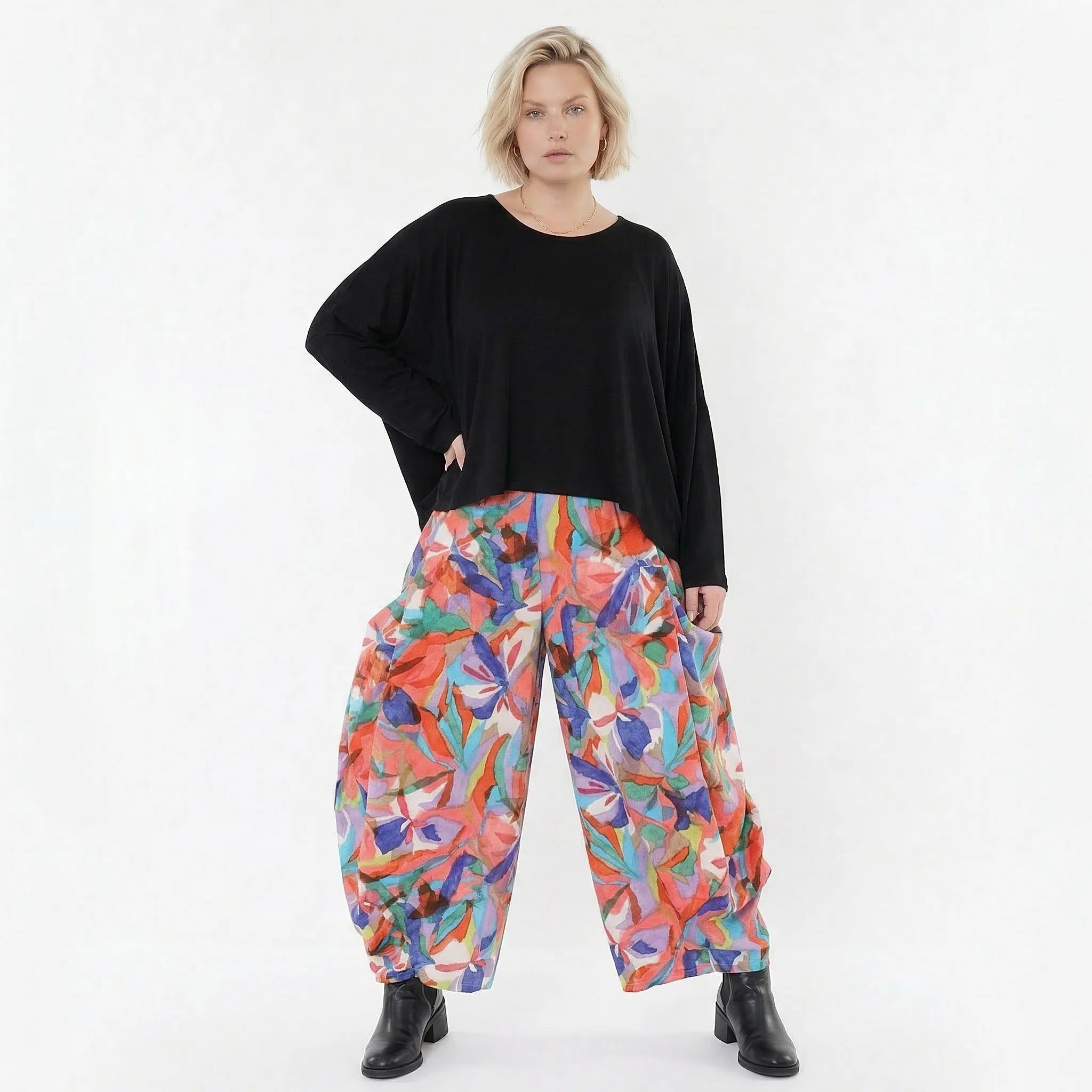Legere Ballon Hose im trendigen Lagenlook mit ausgefallenem Blumendruck und weichem Tragegefühl, Mehrfarbig