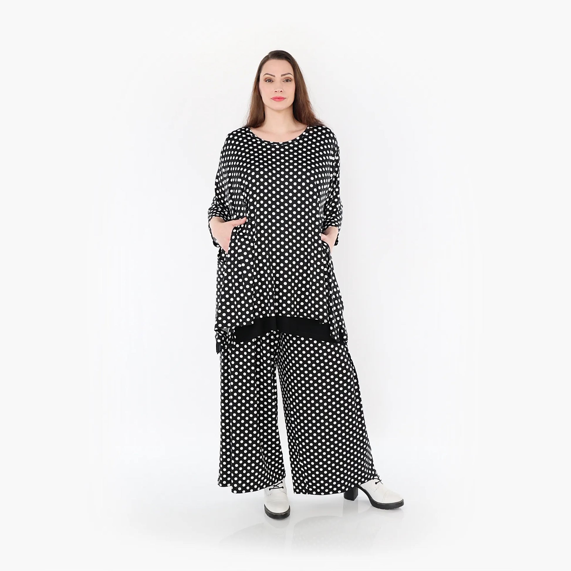  A-Form Bigshirt von AKH Fashion aus Materialmix, 1289.01019, Schwarz/Weiß, Schick, Modern