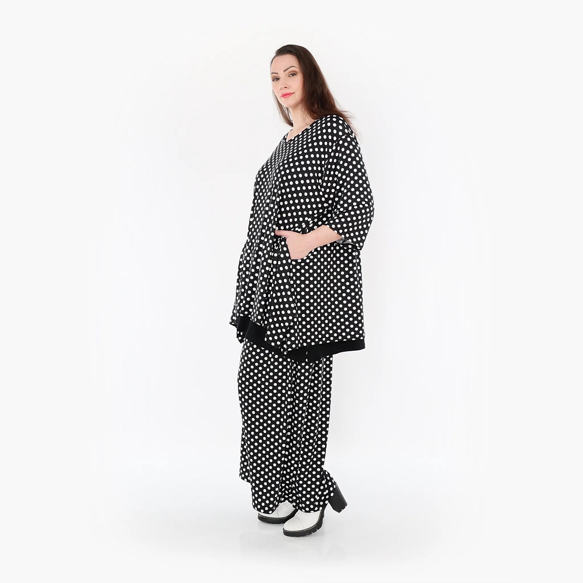  A-Form Bigshirt von AKH Fashion aus Materialmix, 1289.01019, Schwarz/Weiß, Schick, Modern