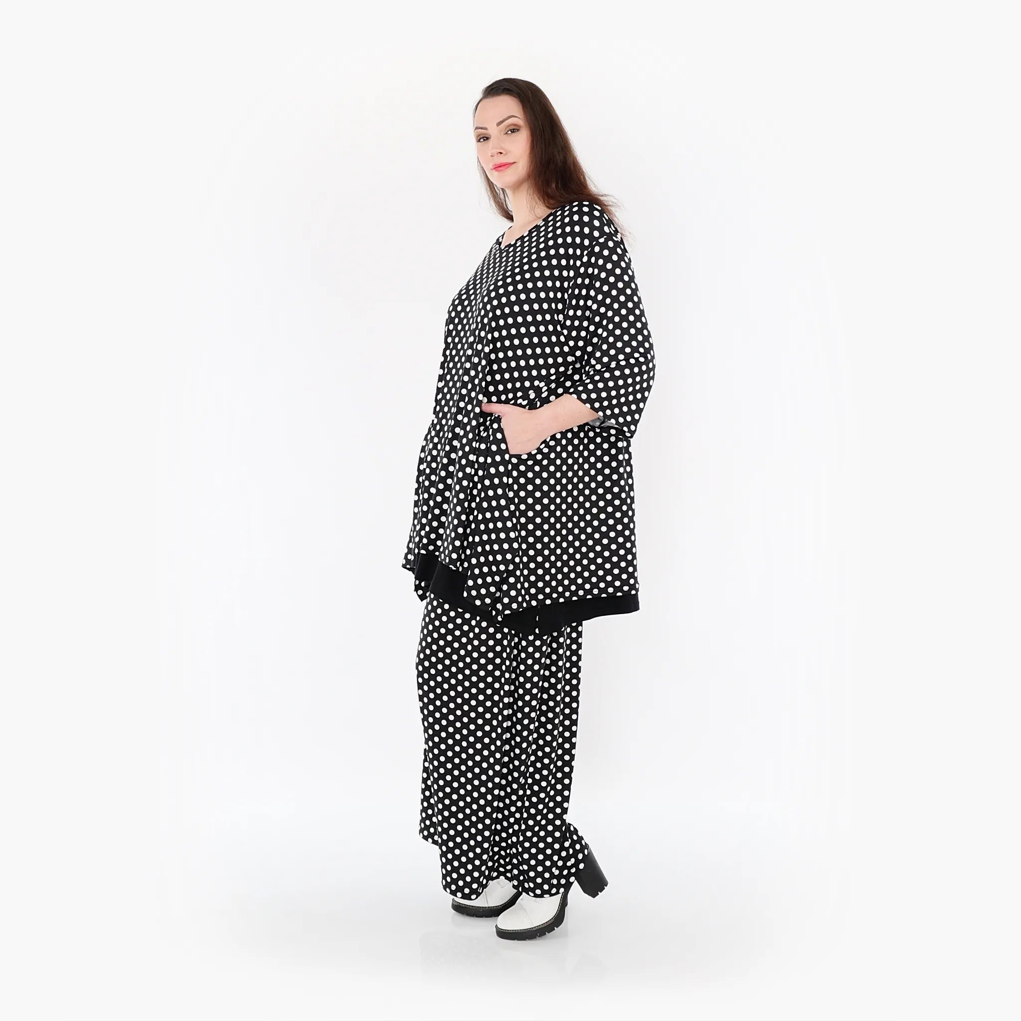 A-Form Bigshirt von AKH Fashion aus Materialmix, 1289.01019, Schwarz/Weiß, Schick, Modern