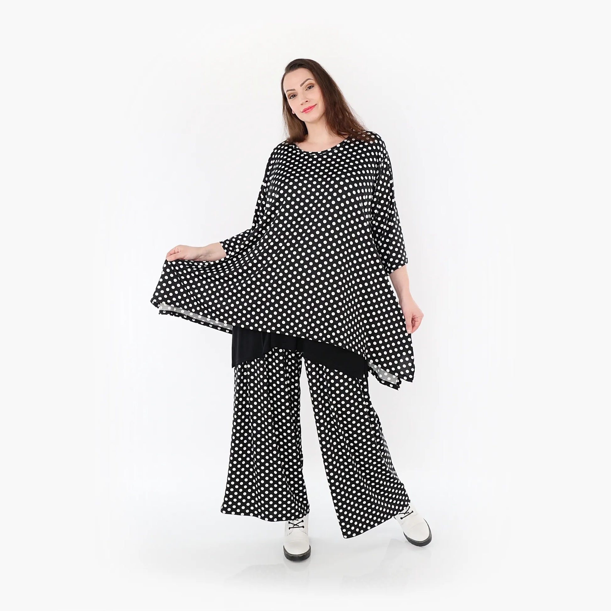  A-Form Bigshirt von AKH Fashion aus Materialmix, 1289.01019, Schwarz/Weiß, Schick, Modern