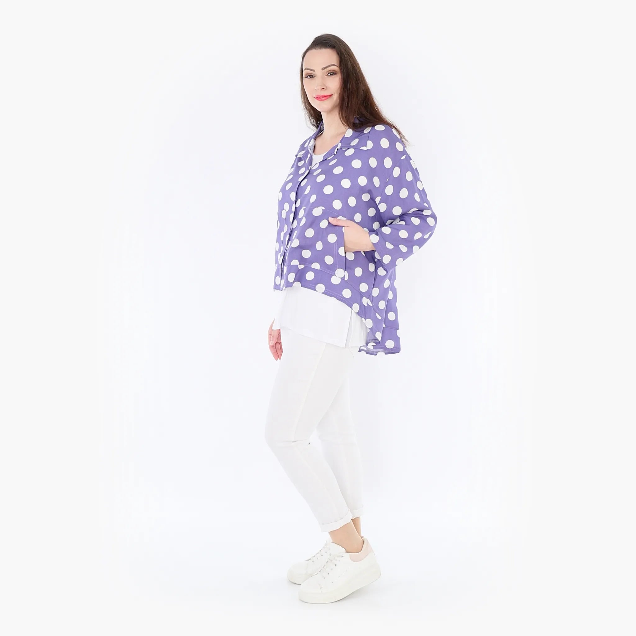  AKH Fashion Jacke in gerundeter Form, aus Viskose, 1417.06910, Flieder/Weiß, Schick