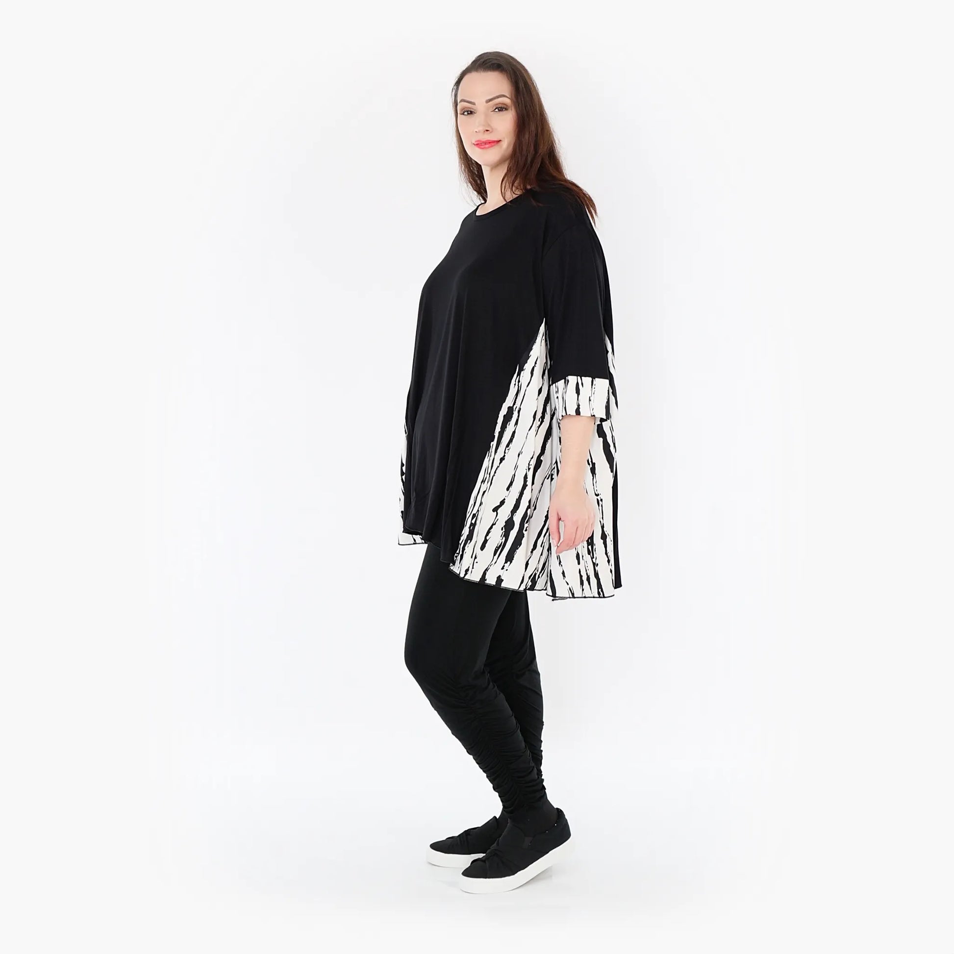  A-Form Bigshirt von AKH Fashion aus Baumwolle, 1418.00593, Weiß/Schwarz, Schick, Modern