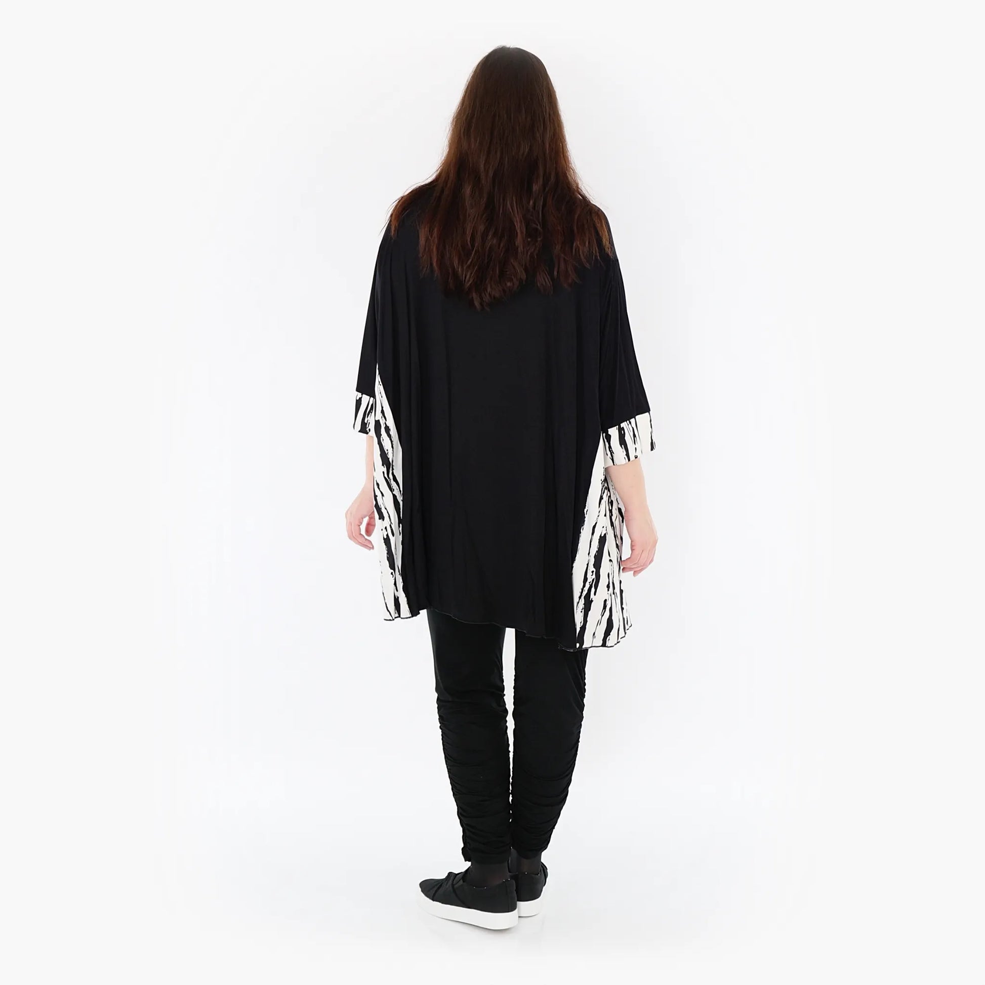  A-Form Bigshirt von AKH Fashion aus Baumwolle, 1418.00593, Weiß/Schwarz, Schick, Modern