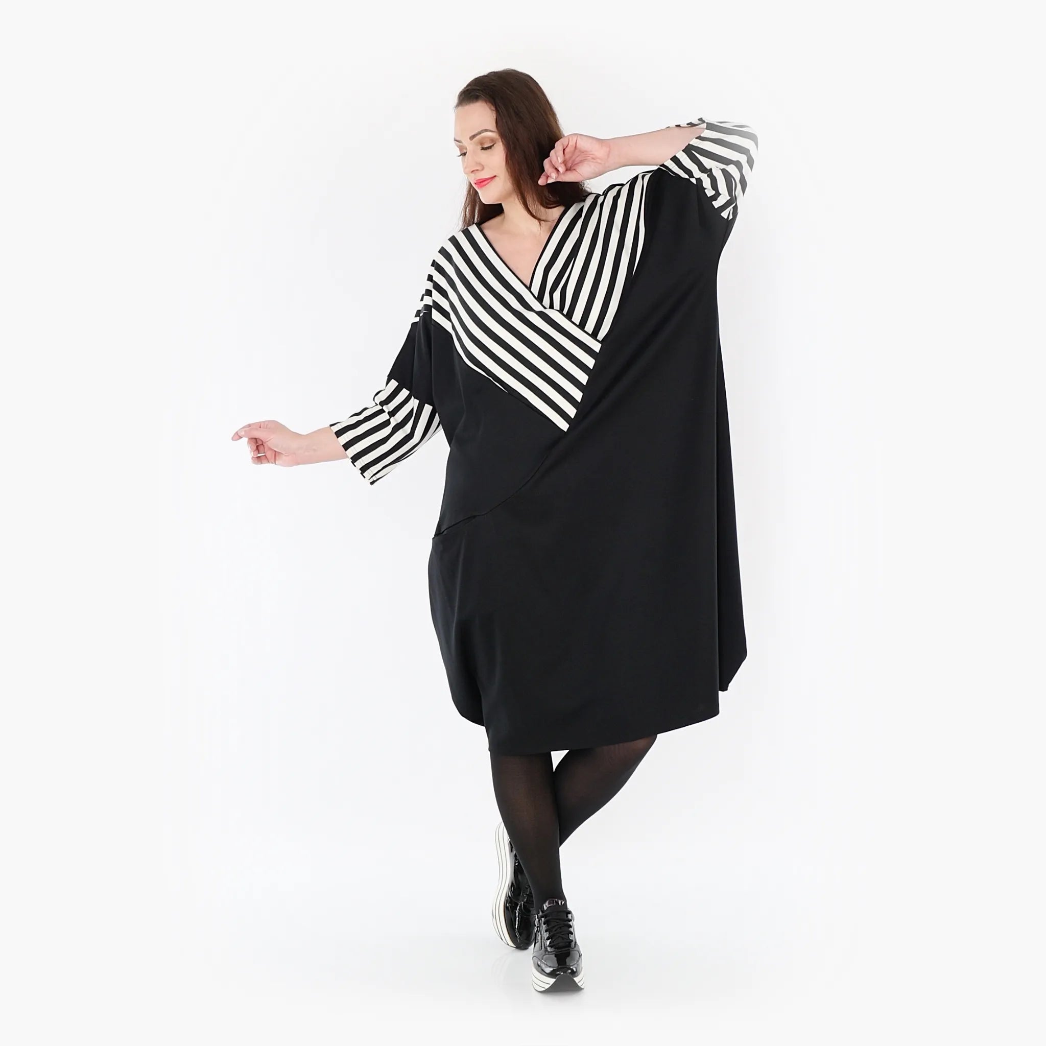  Ballonkleid von AKH Fashion aus Viskose, 1419.06901, Ecru/Schwarz, Schick, Modern, Bequem