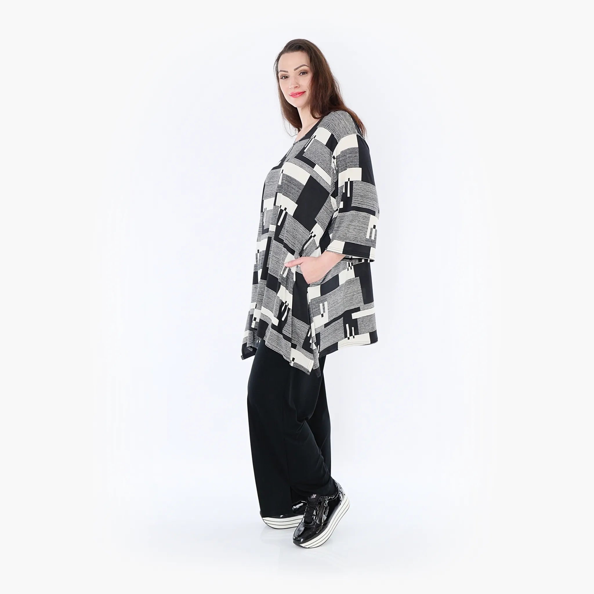  A-Form Bigshirt von AKH Fashion aus Viskose, 1426.01019, Schwarz/Ecru, Grafik, Schick, Schick