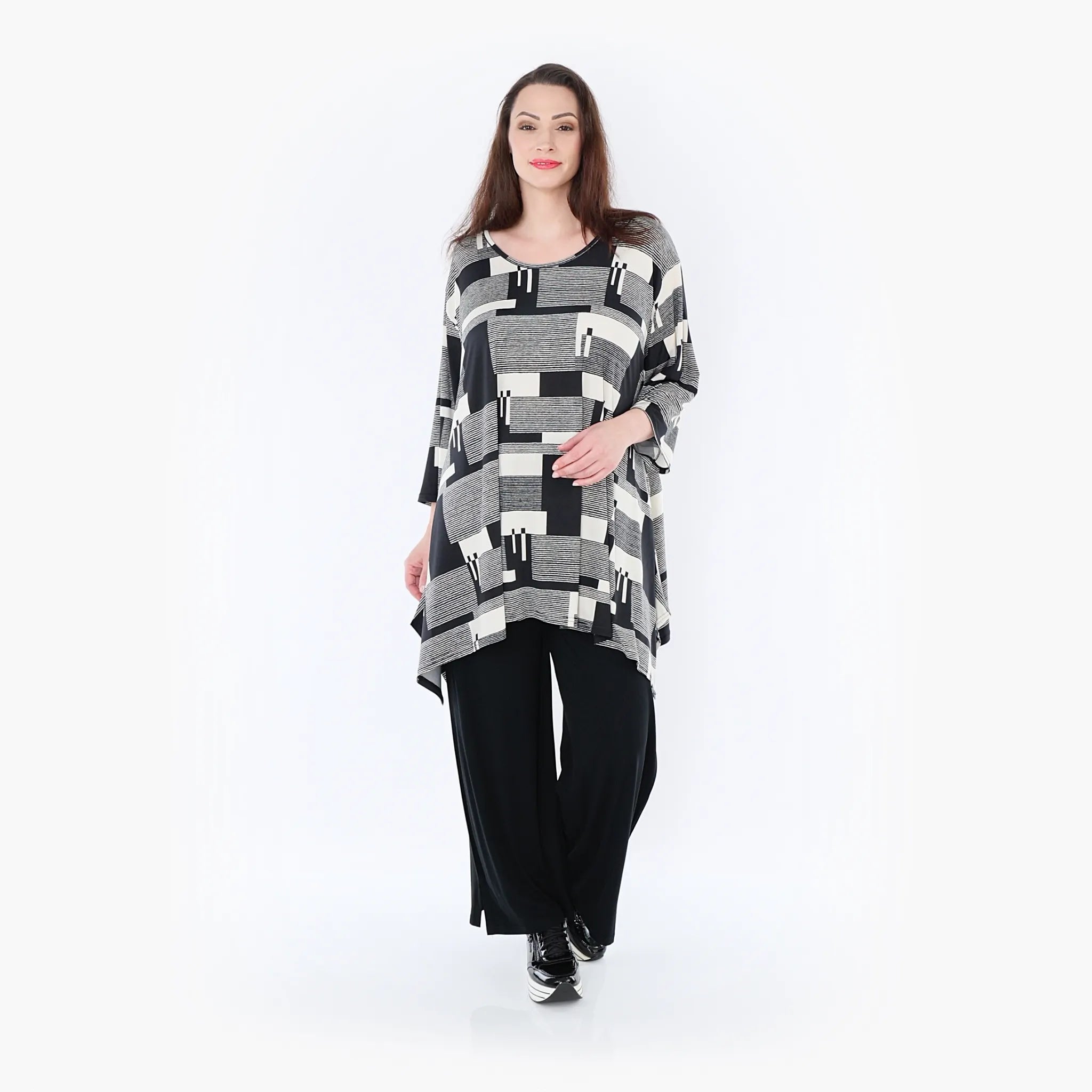  A-Form Bigshirt von AKH Fashion aus Viskose, 1426.01019, Schwarz/Ecru, Grafik, Schick, Schick