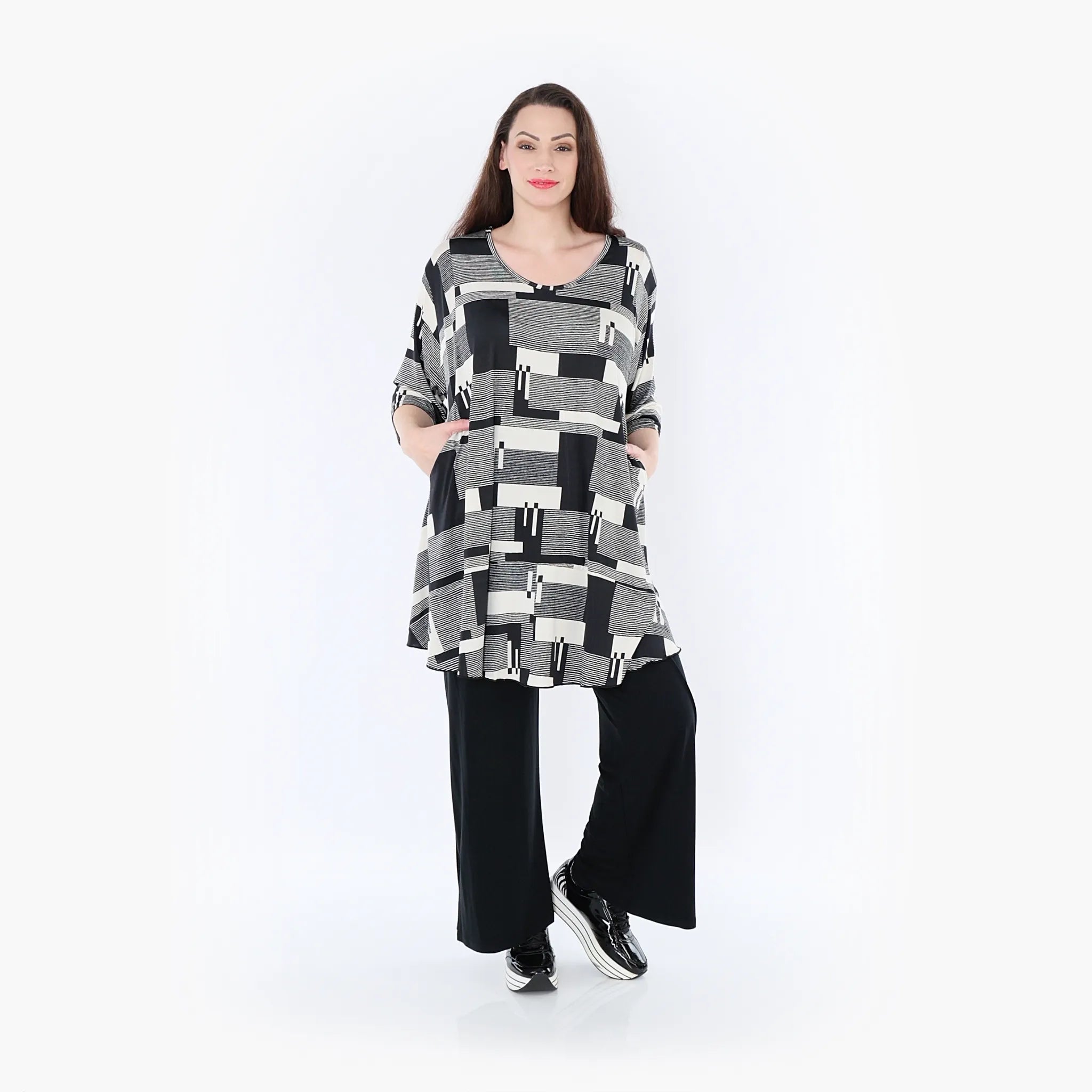  AKH Fashion Bigshirt in Glocken-Form, aus Viskose, 1426.00592, Schwarz/Ecru, Grafik, Schick