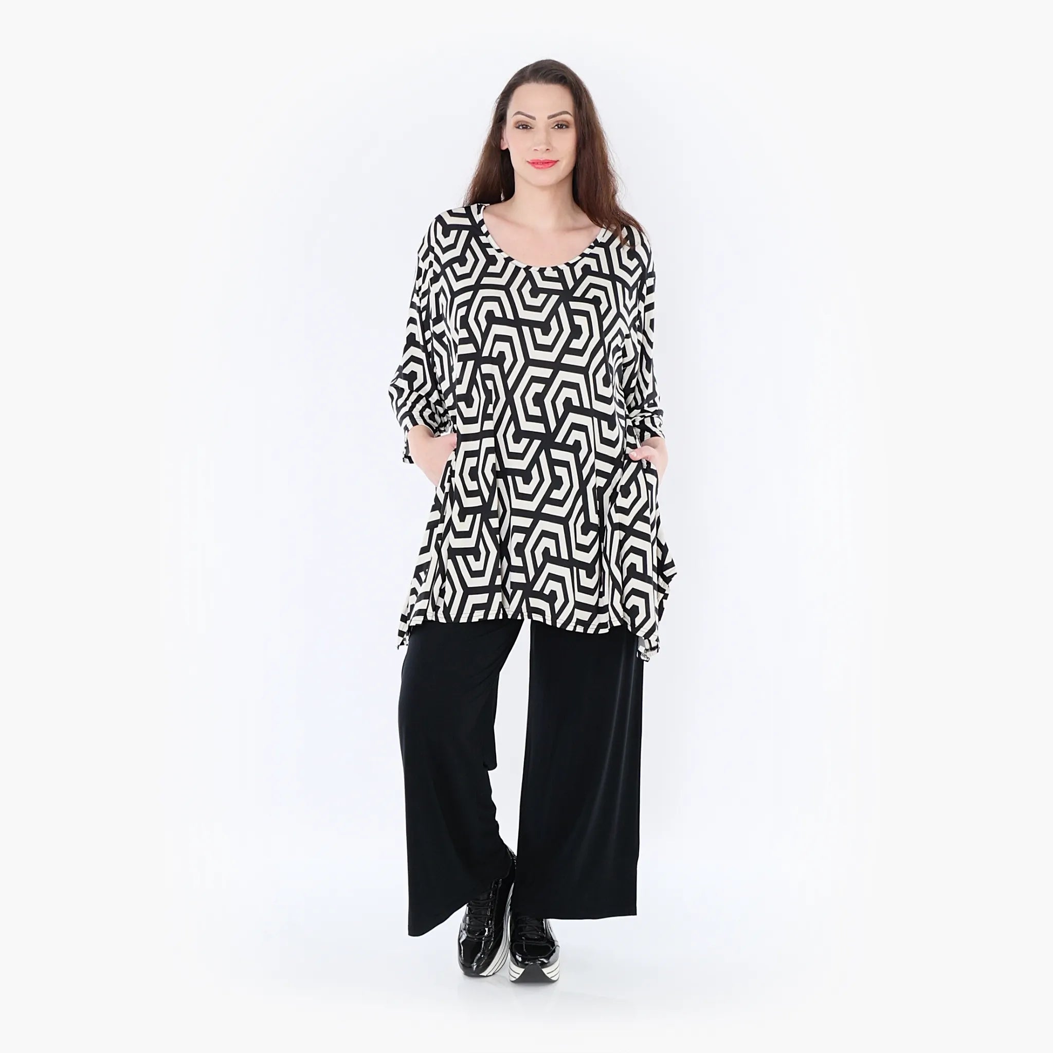  A-Form Bigshirt von AKH Fashion aus Viskose, 1428.01019, Schwarz/Ecru, Grafik, Schick, Schick