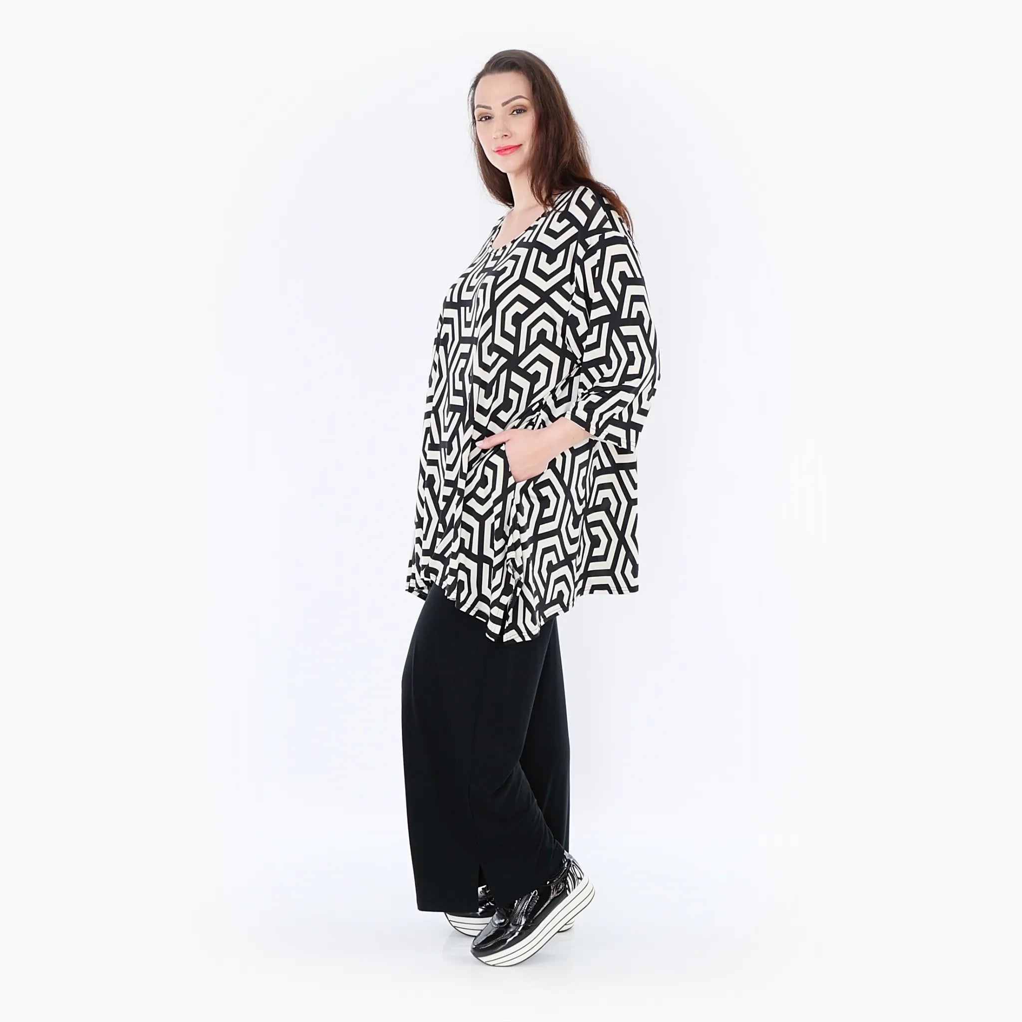  A-Form Bigshirt von AKH Fashion aus Viskose, 1428.01019, Schwarz/Ecru, Grafik, Schick, Schick