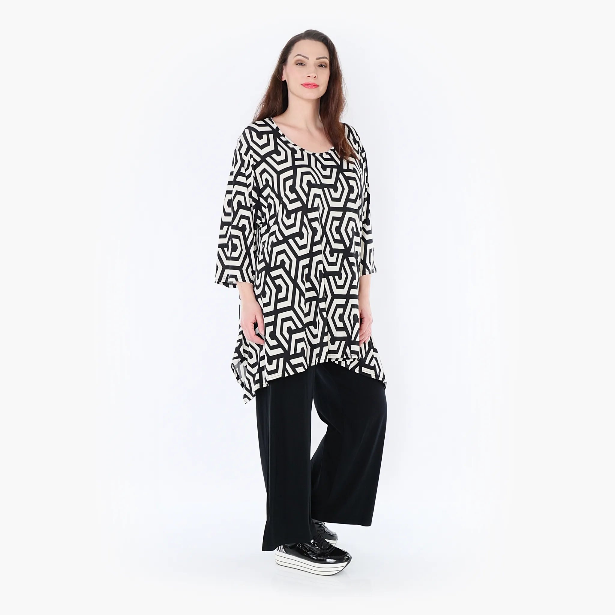  A-Form Bigshirt von AKH Fashion aus Viskose, 1428.01019, Schwarz/Ecru, Grafik, Schick, Schick