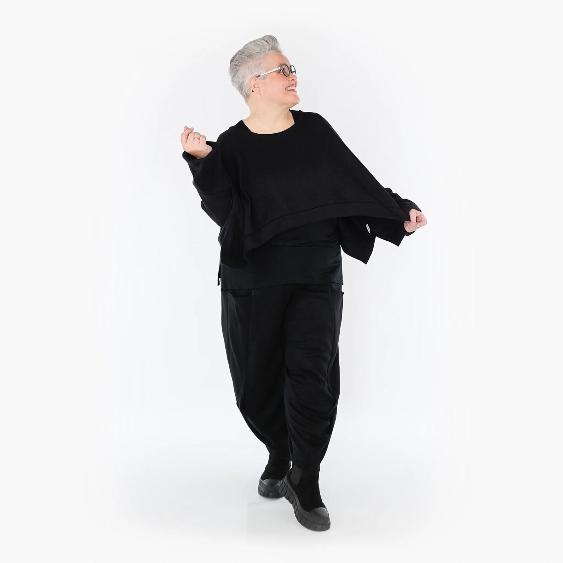  AKH Fashion Bigshirt in kastiger Form, aus Viskose, 1429.07011, Schwarz, Schick, Modern