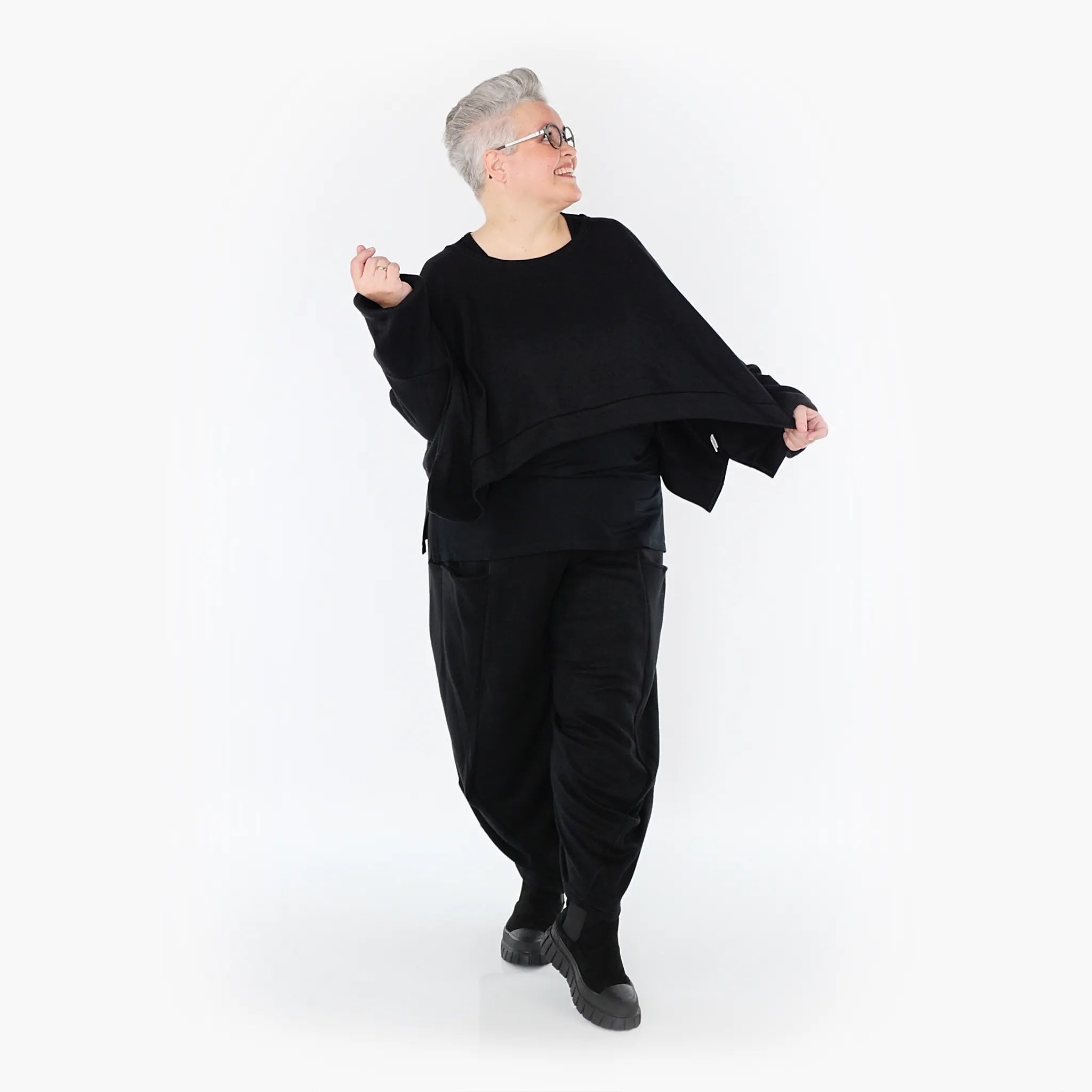  AKH Fashion Bigshirt in kastiger Form, aus Viskose, 1429.07011, Schwarz, Schick, Modern