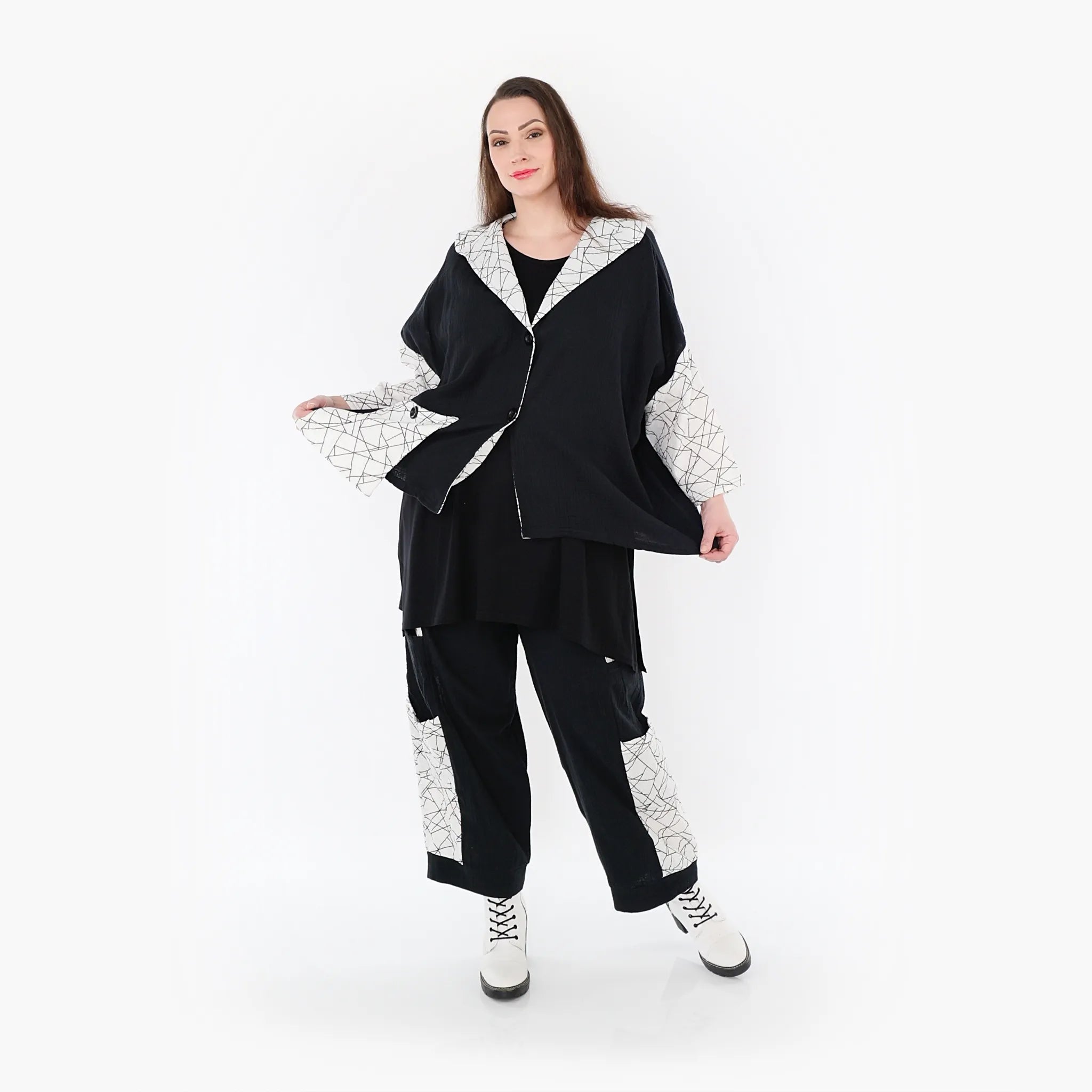  AKH Fashion Jacke in kastiger Form, aus Baumwolle, 1441.07025, Schwarz/Weiß, Schick