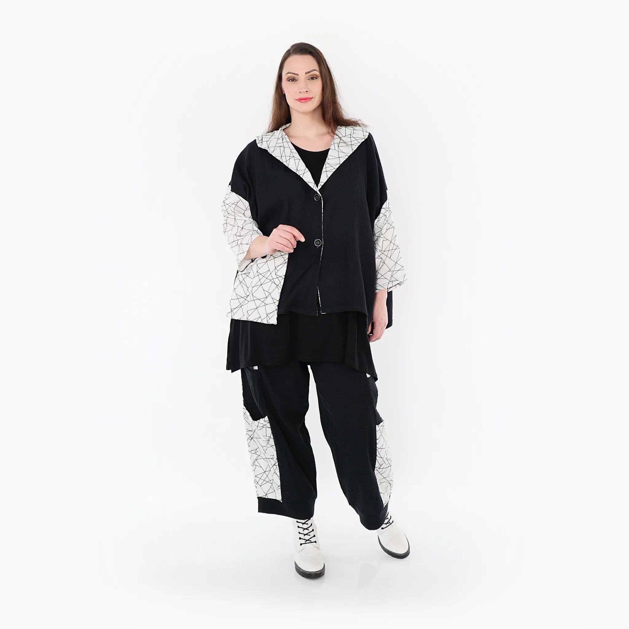  AKH Fashion Jacke in kastiger Form, aus Baumwolle, 1441.07025, Schwarz/Weiß, Schick