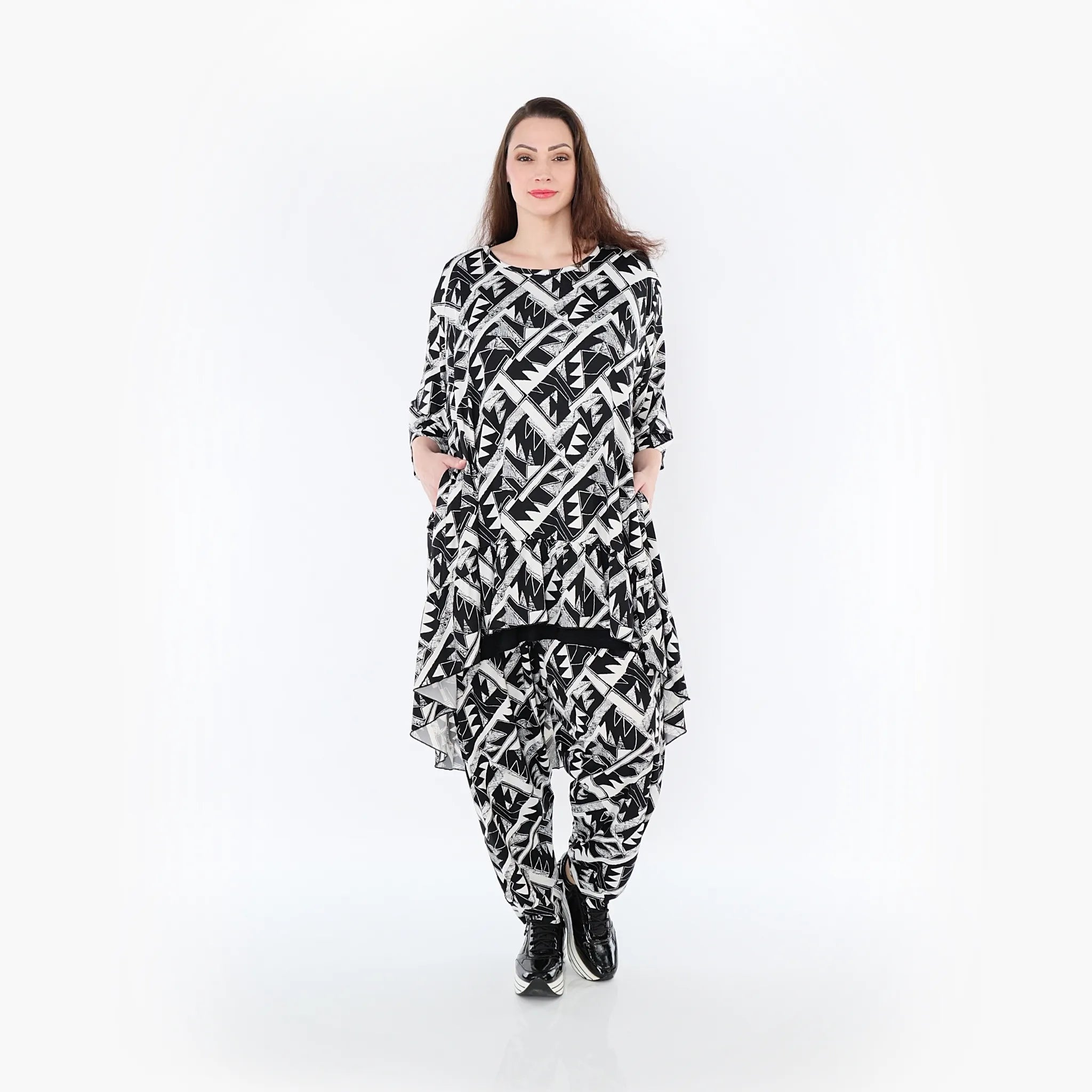  AKH Fashion Bigshirt in Vokuhila-Form, aus Materialmix, 1453.06837, Schwarz/Weiß, Abstrakt
