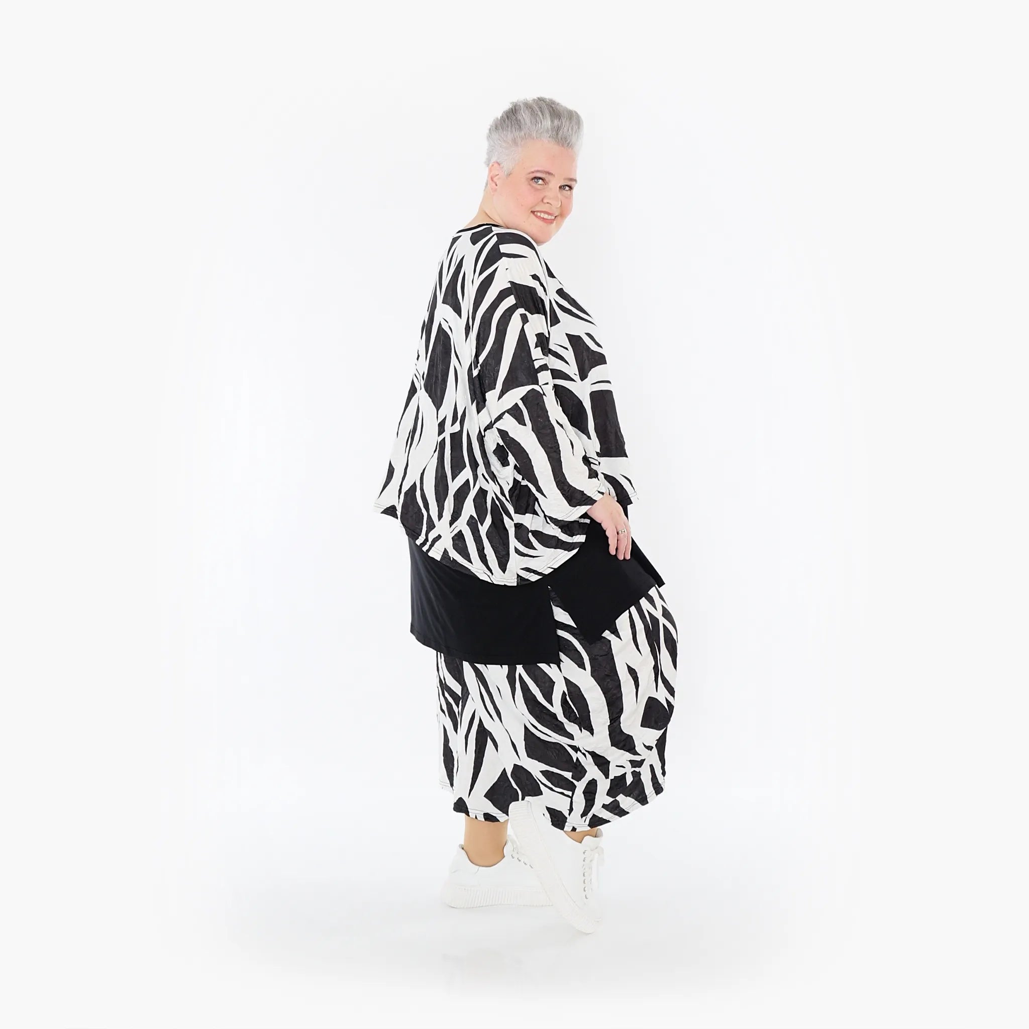  AKH Fashion Bigshirt in kastiger Form, aus Viskose, 1460.03018, Schwarz/Weiß, Zebra, Schick
