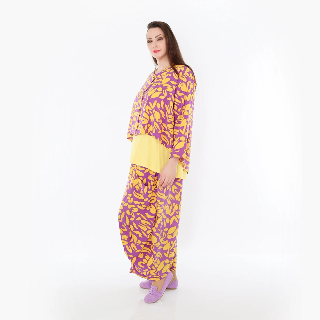  AKH Fashion Jacke in gerundeter Form, aus Viskose, 1470.00130, Flieder/Gelb, Blumen