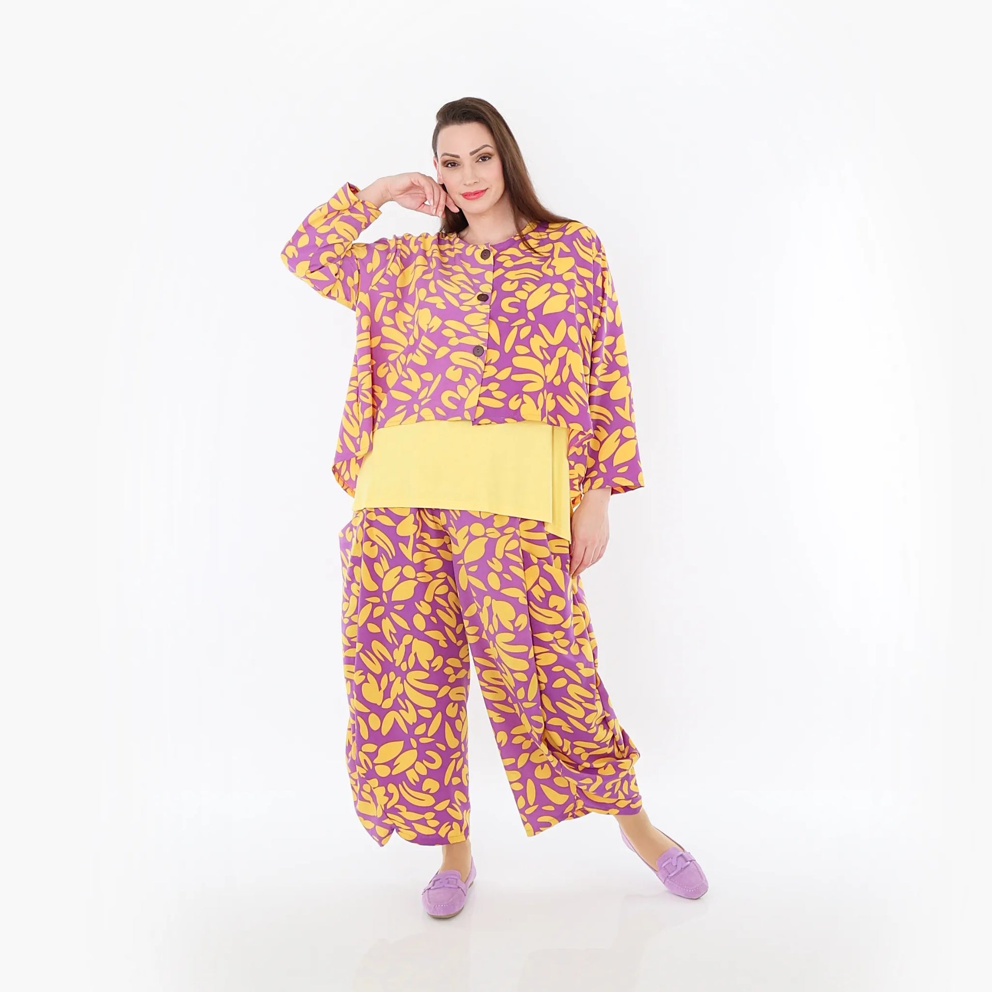  AKH Fashion Jacke in gerundeter Form, aus Viskose, 1470.00130, Flieder/Gelb, Blumen