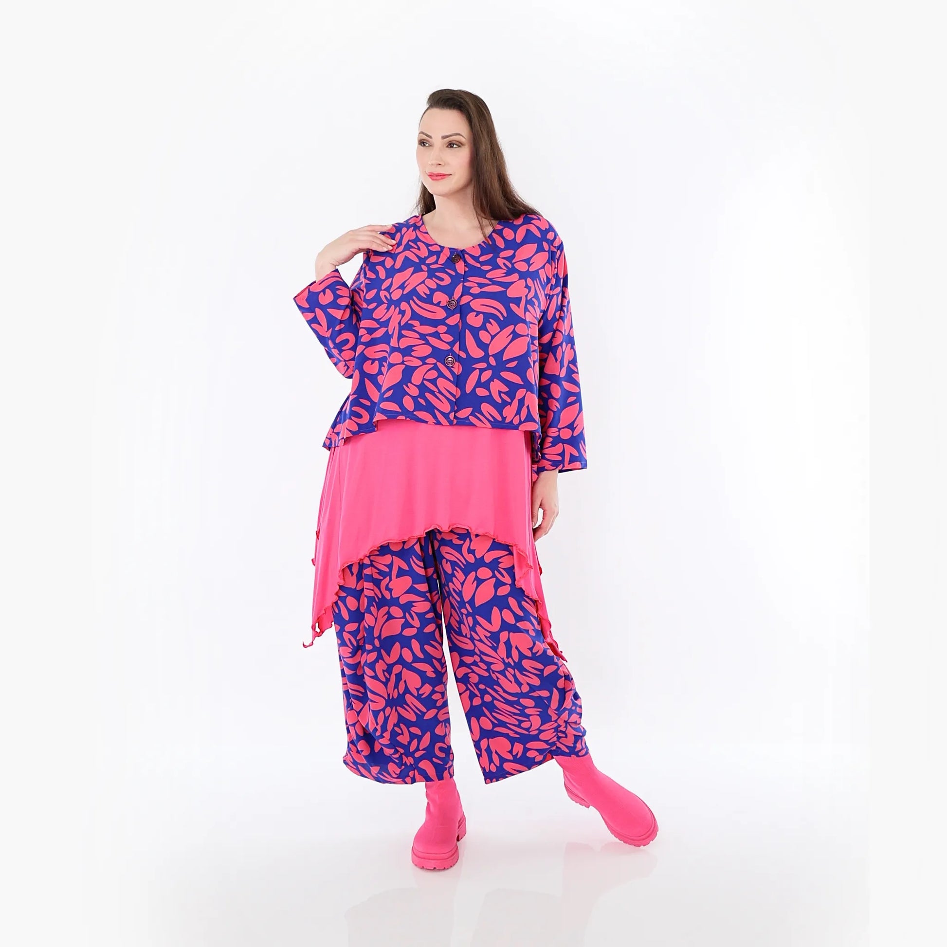  AKH Fashion Jacke in gerundeter Form, aus Viskose, 1470.00130, Royalblau/Pink, Blumen