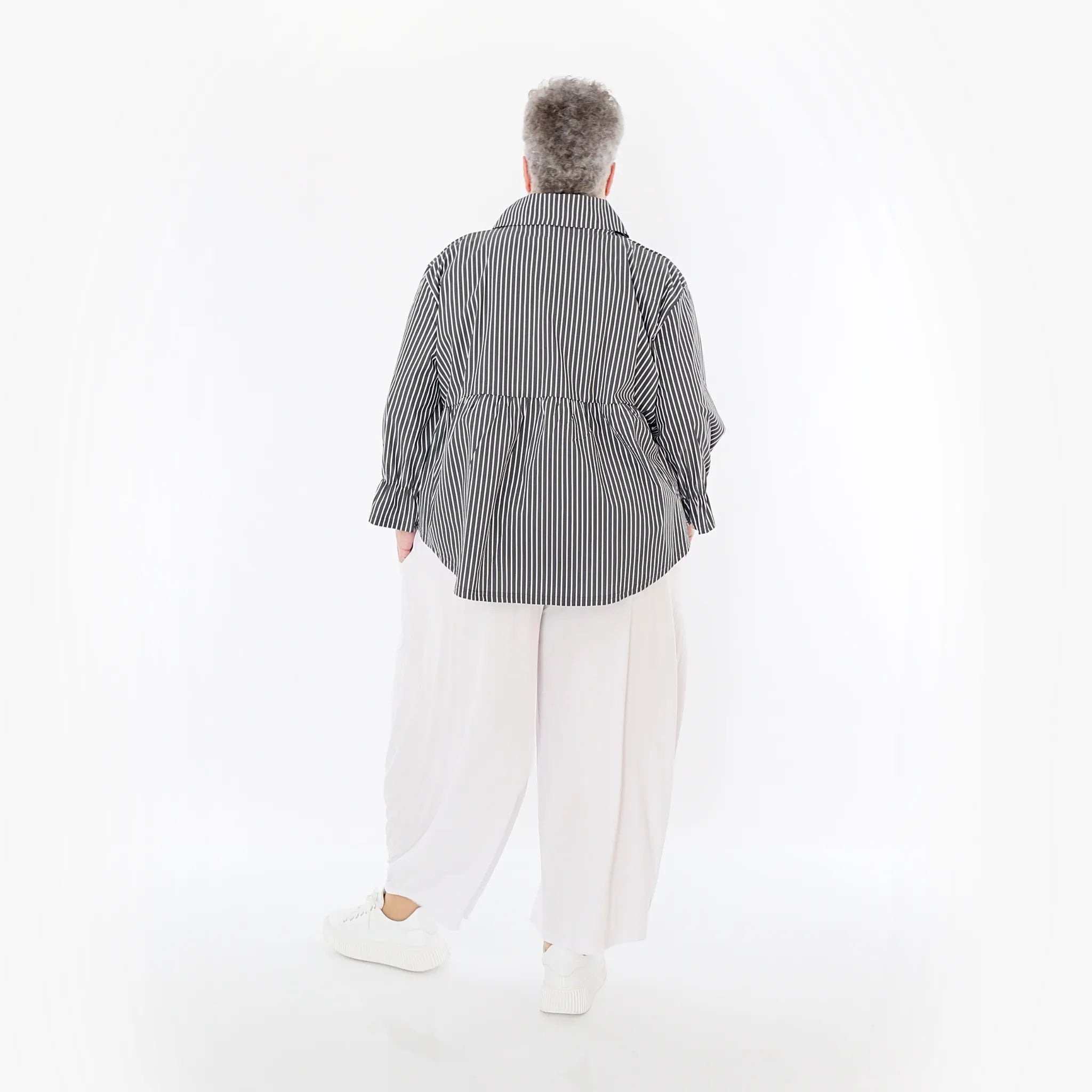  AKH Fashion Bluse in gerundeter Form, aus Baumwolle, 1472.07062, Anthrazit/Weiß, Streifen