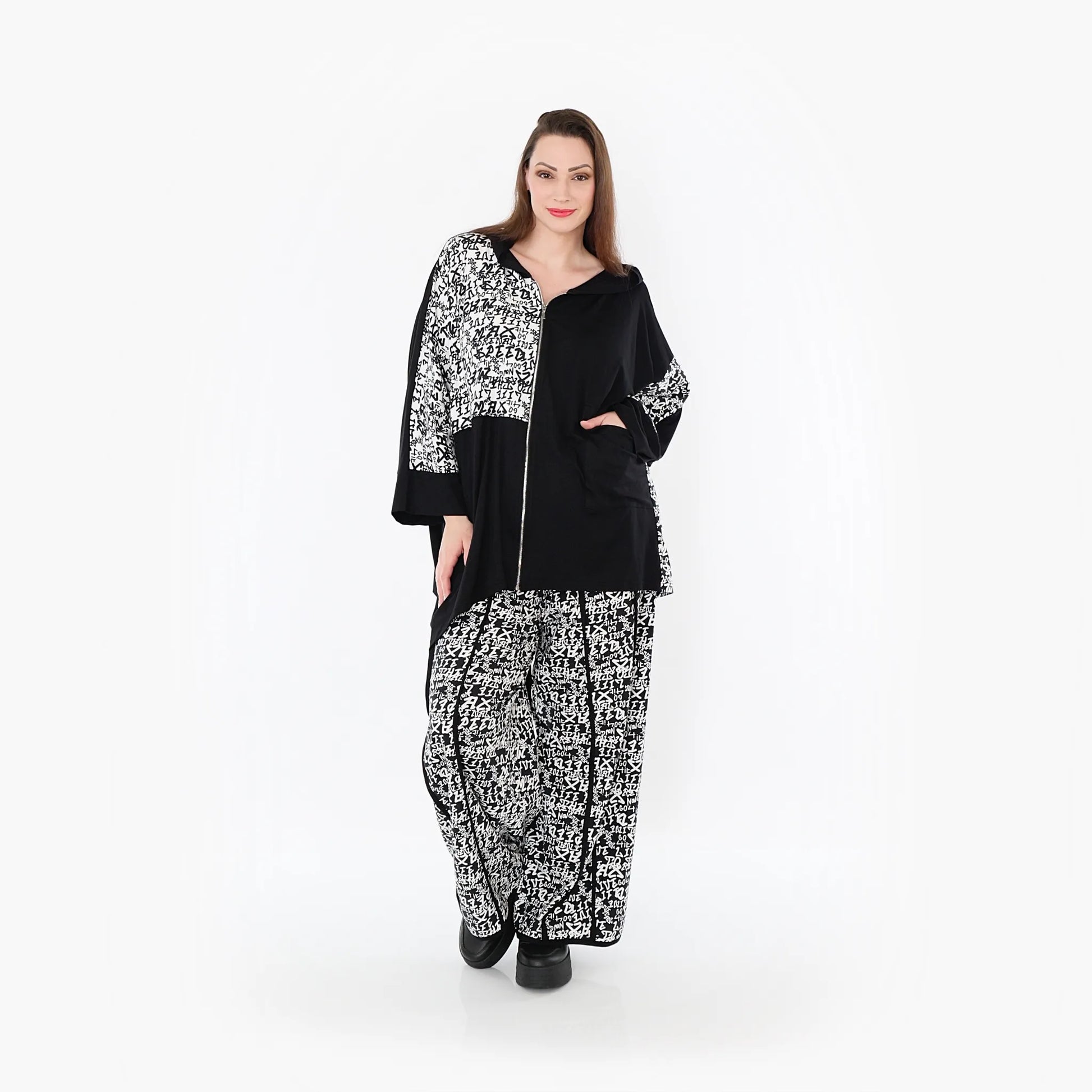  AKH Fashion Jacke in kastiger Form, aus Viskose, 1475.07076, Schwarz/Weiß, Buchstaben