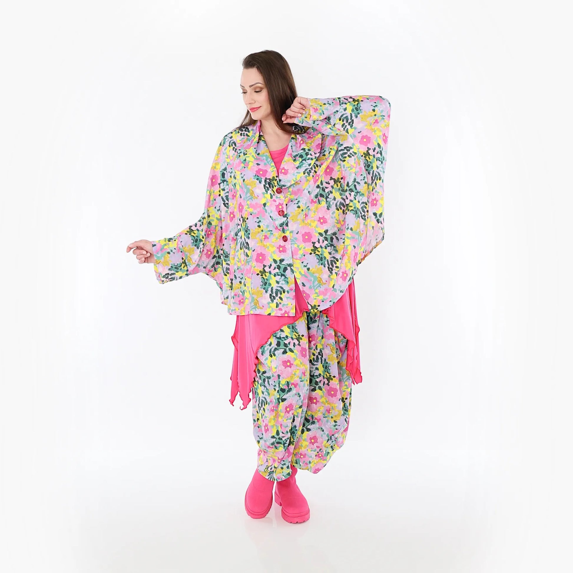  AKH Fashion Jacke in gerundeter Form, aus Viskose, 1479.00140, Multicolor, Blumen, Schick