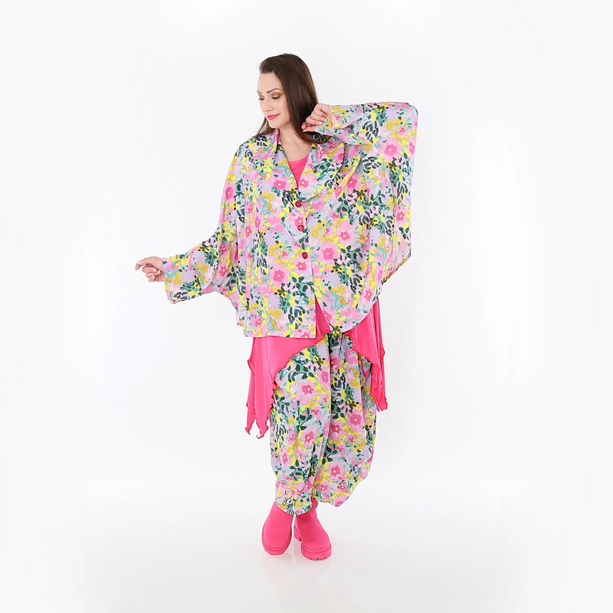  AKH Fashion Jacke in gerundeter Form, aus Viskose, 1479.00140, Multicolor, Blumen, Schick