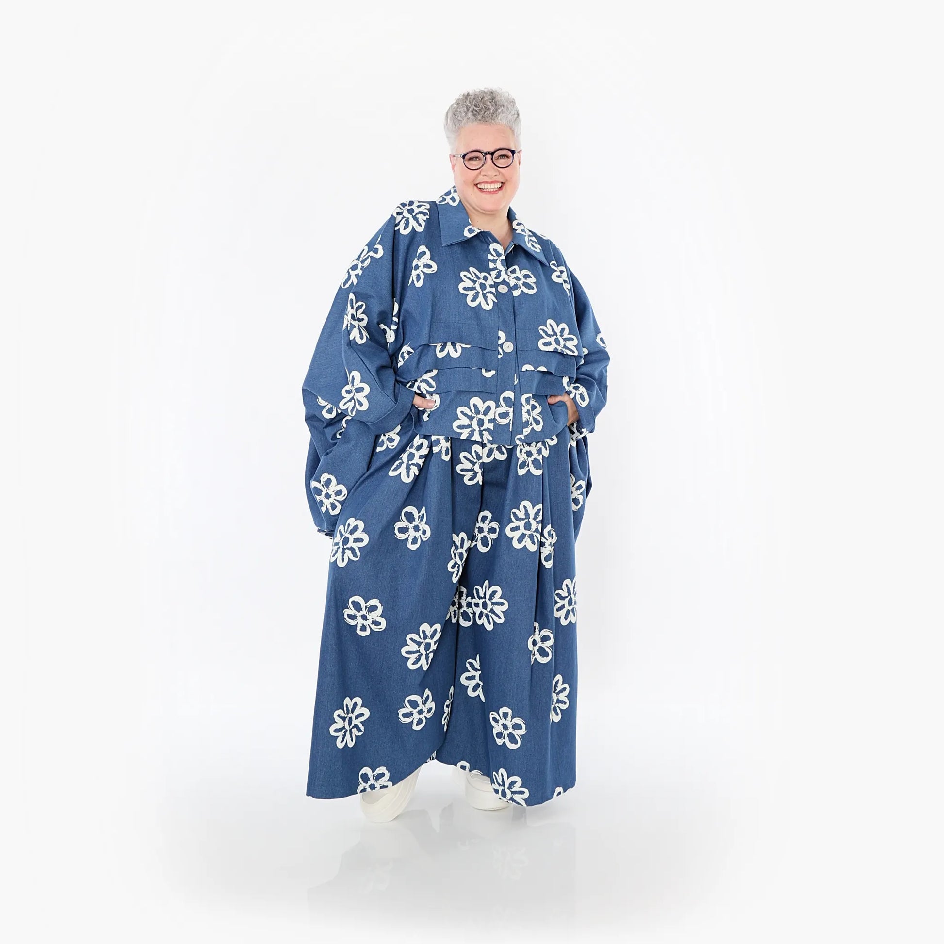  Zipfel Bluse von AKH Fashion aus Baumwolle, 1485.07080, Jeansblau/Weiß, Blumen, Schick