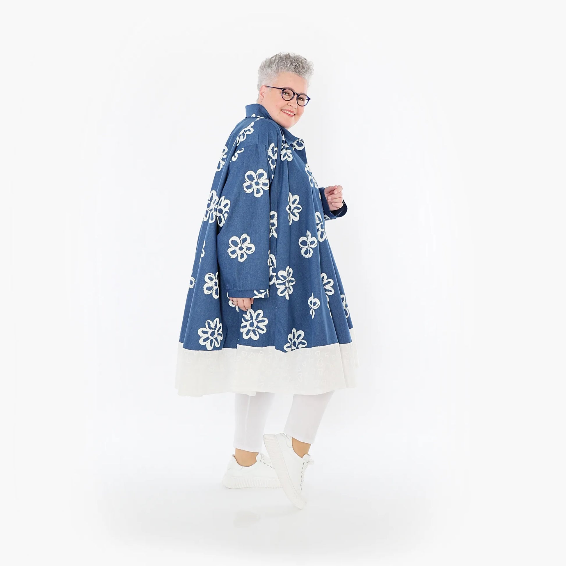  A-Form Bluse von AKH Fashion aus Baumwolle, 1485.07061, Jeansblau/Weiß, Blumen, Schick