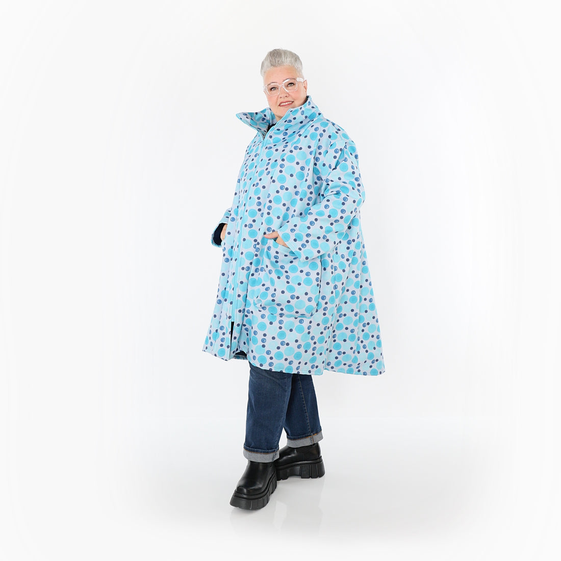  AKH Fashion Mantel in Vokuhila-Form, aus Polyester, 1515.02276, Blau/Multi, Punkte, Schick