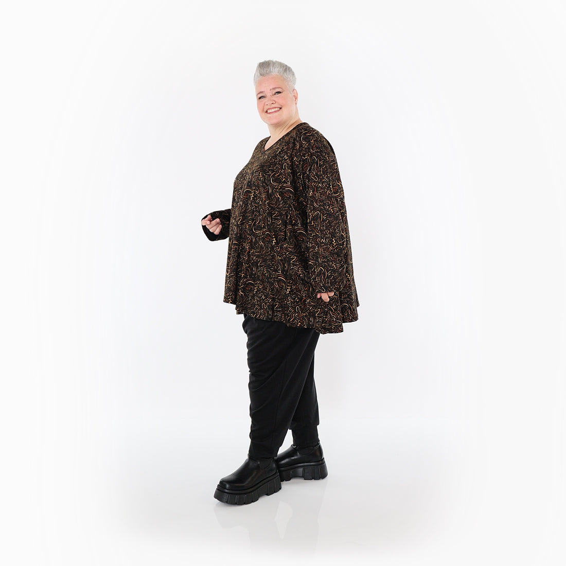 A-Form Bigshirt von AKH Fashion aus Materialmix, 1516.00593, Schwarz/Cognac/Orange, Kringel